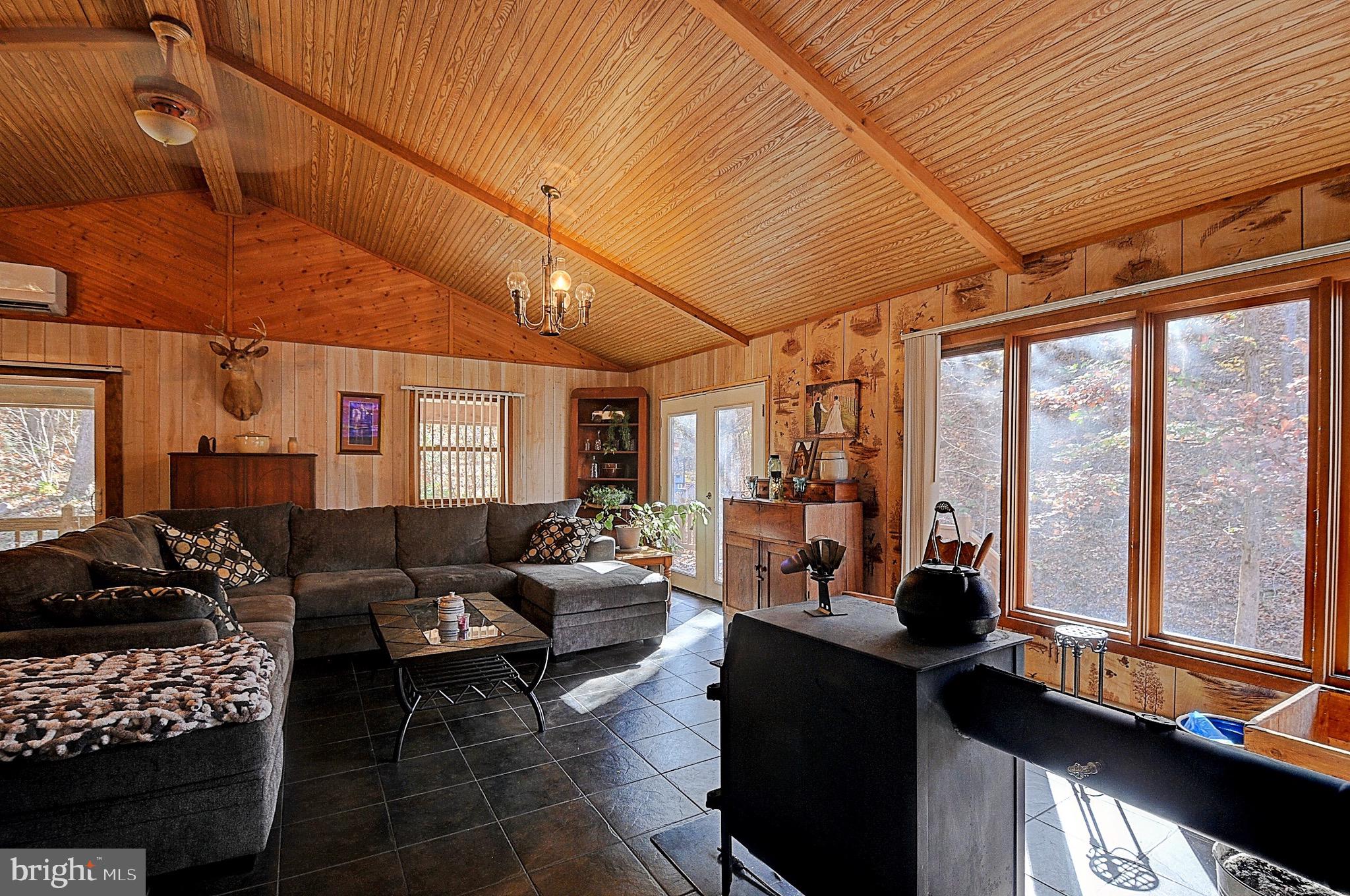 SUNDANCE MOUNTAIN - Residential