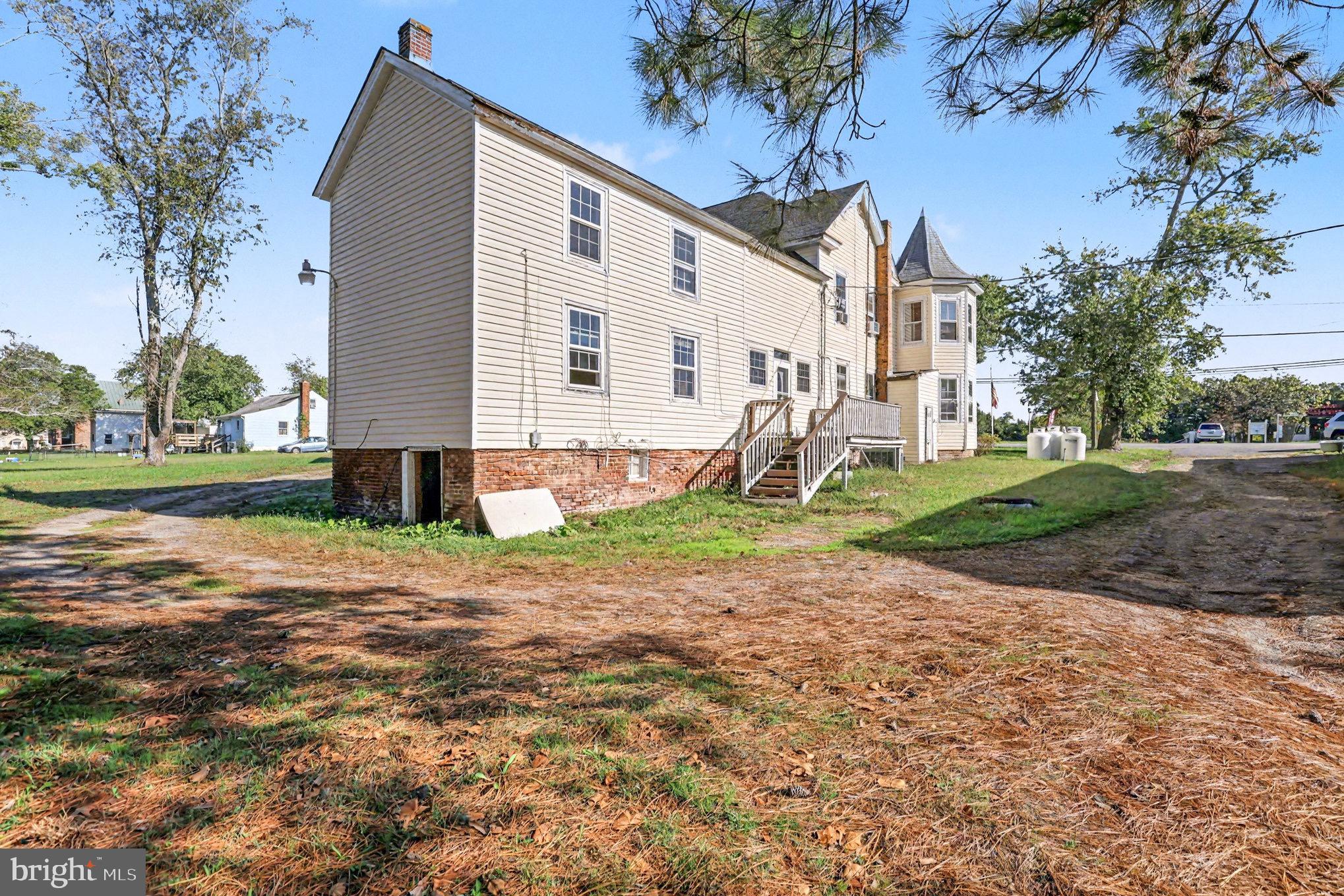 8916 COURTHOUSE ROAD