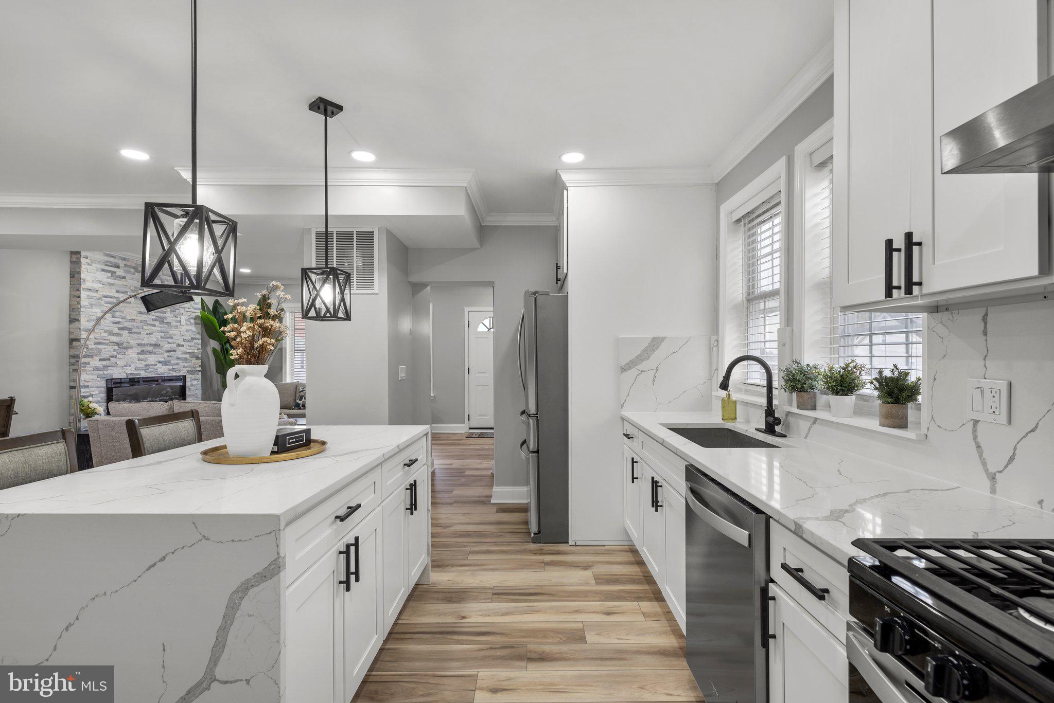 NEW PITTSBURG - Residential