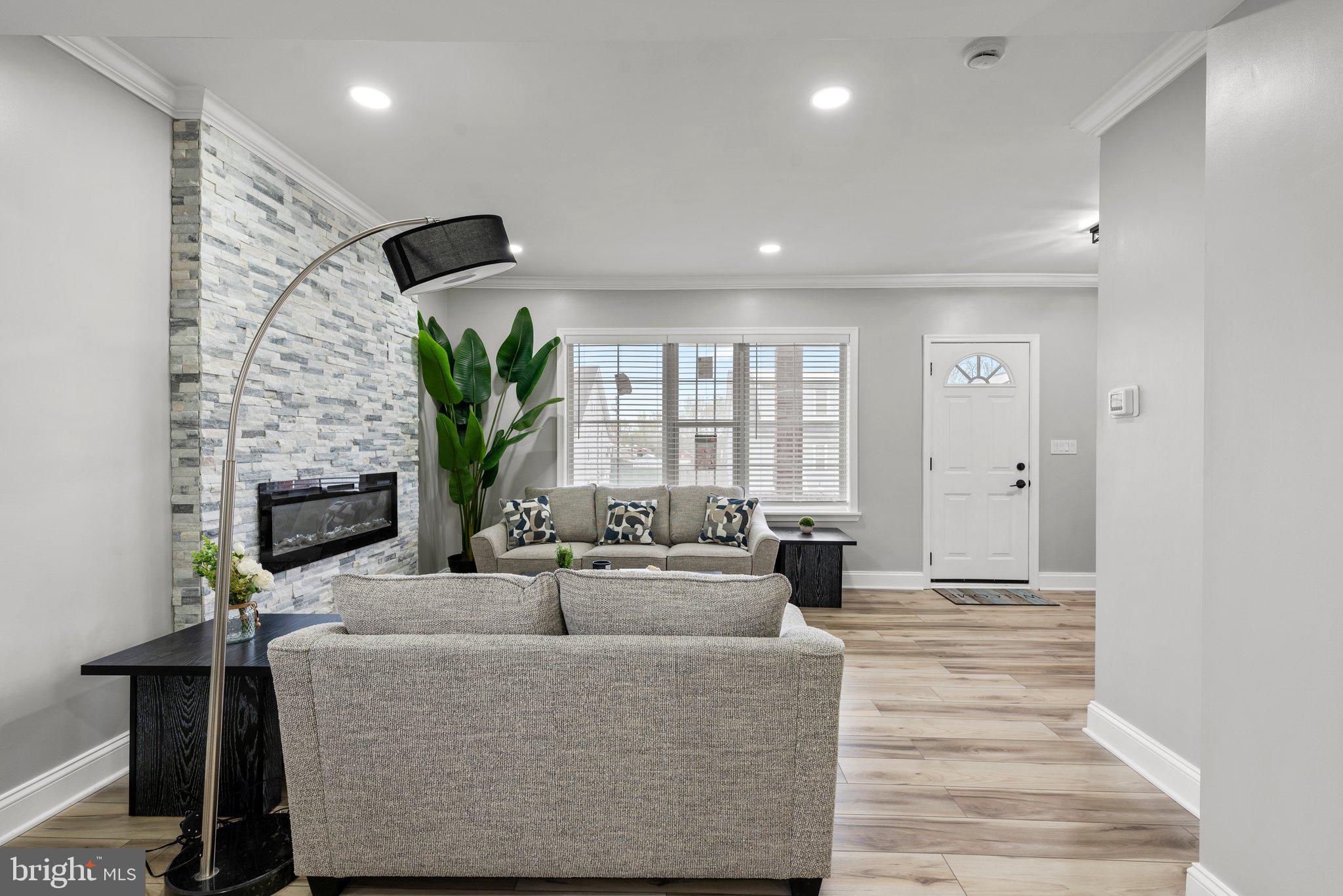 NEW PITTSBURG - Residential