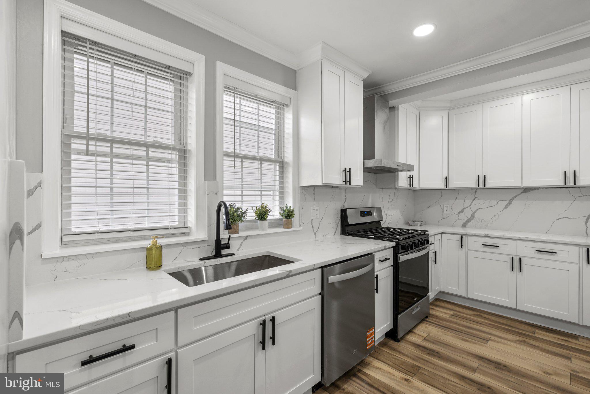 NEW PITTSBURG - Residential