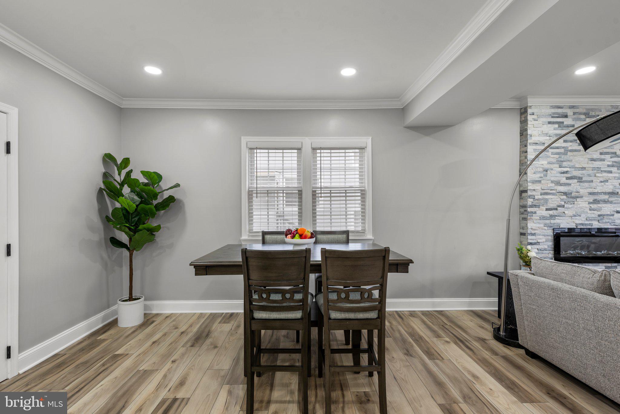 NEW PITTSBURG - Residential