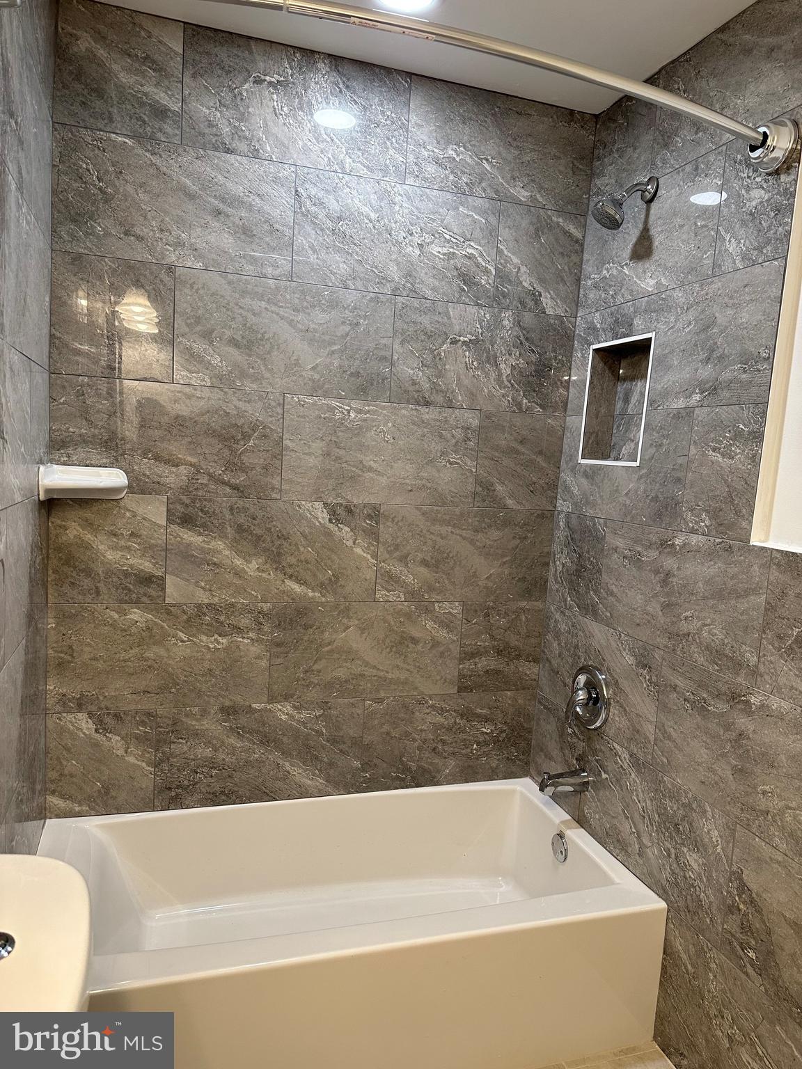 SAW MILL RUN - Residential Lease