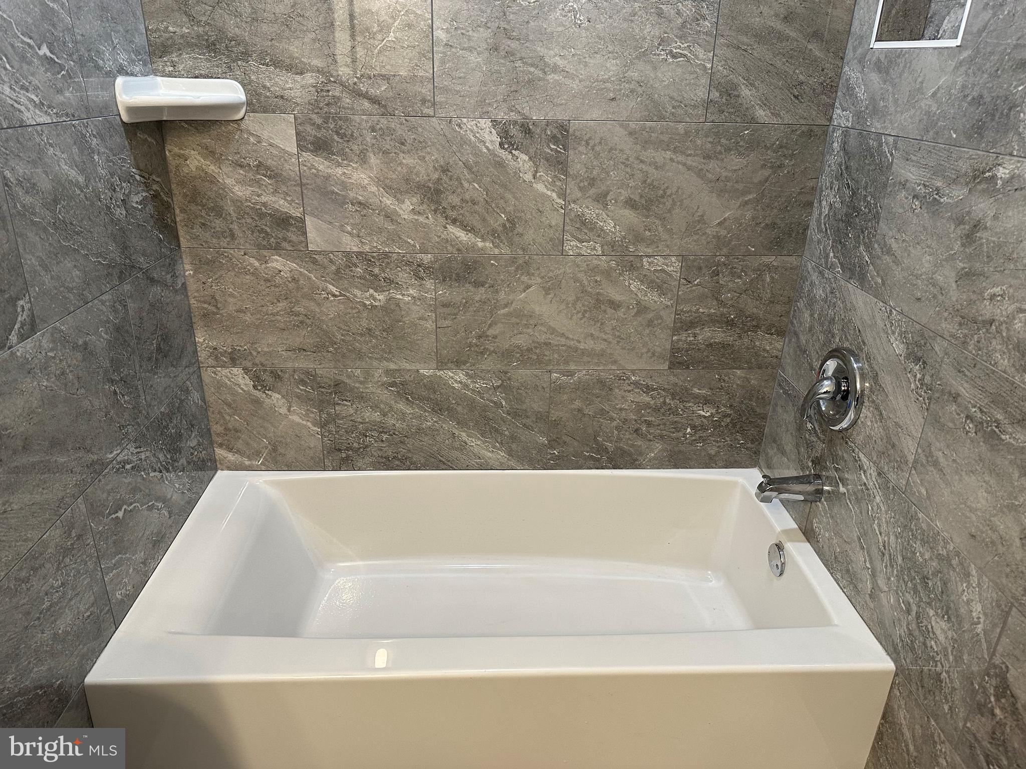 SAW MILL RUN - Residential Lease