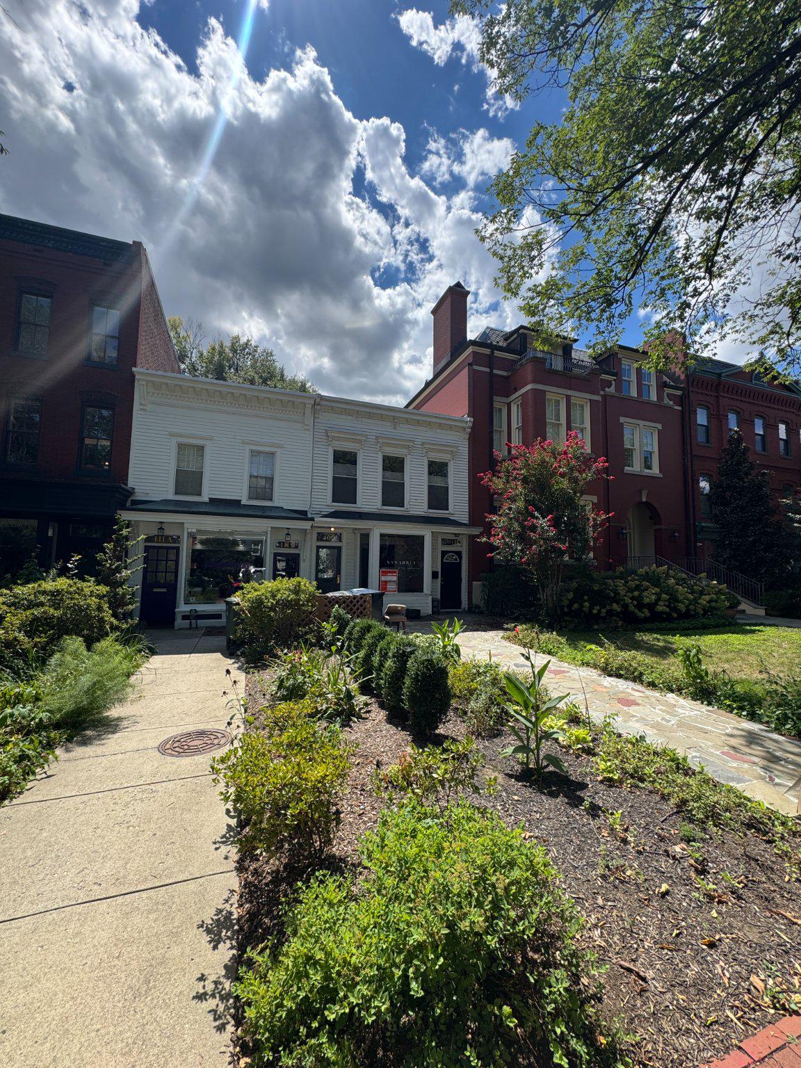409 EAST CAPITOL STREET SE
