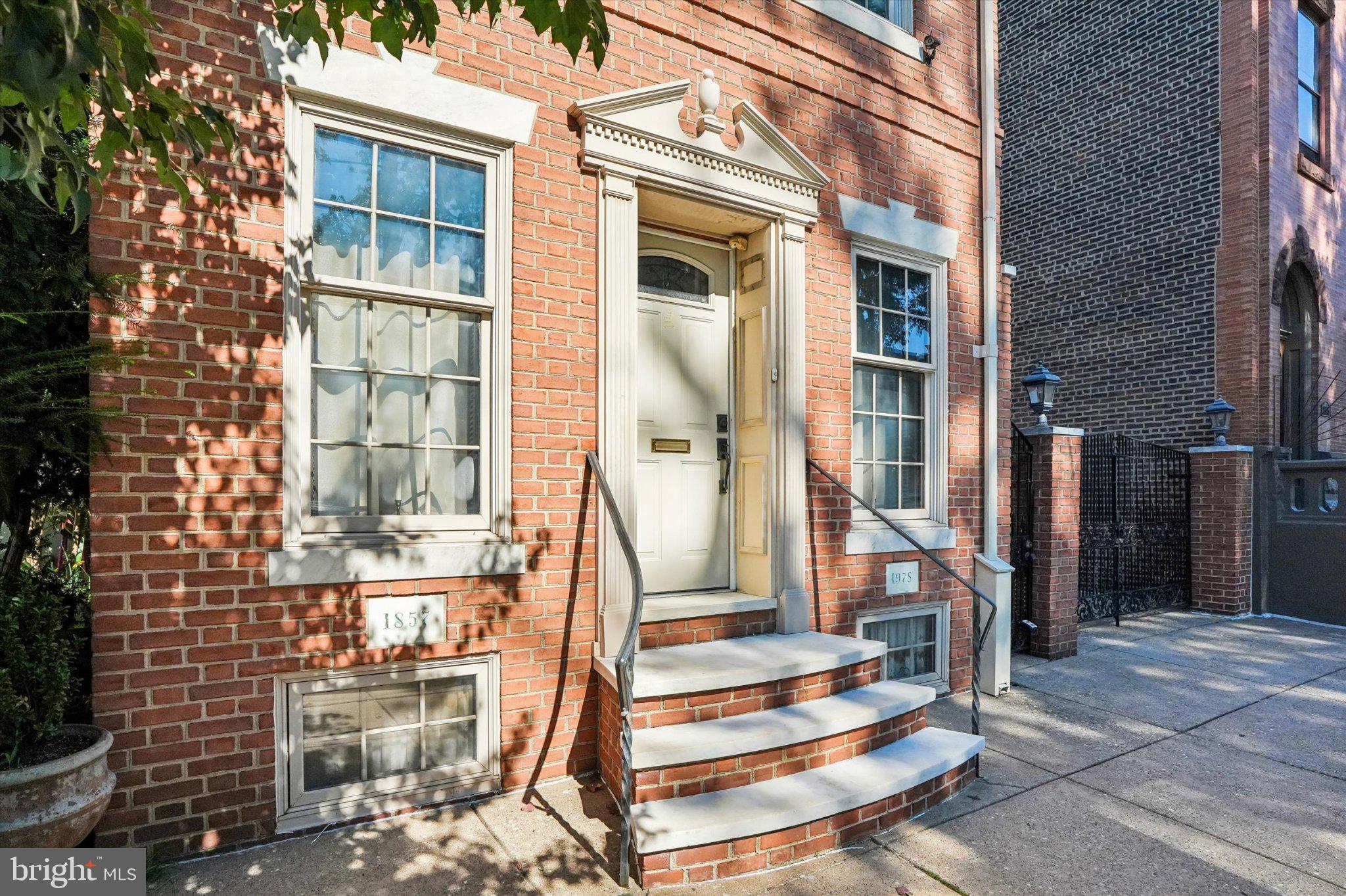 2341 E DAUPHIN STREET 43