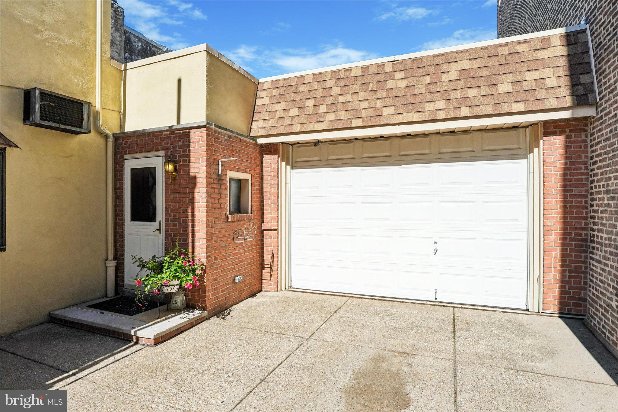2341 E DAUPHIN STREET 43