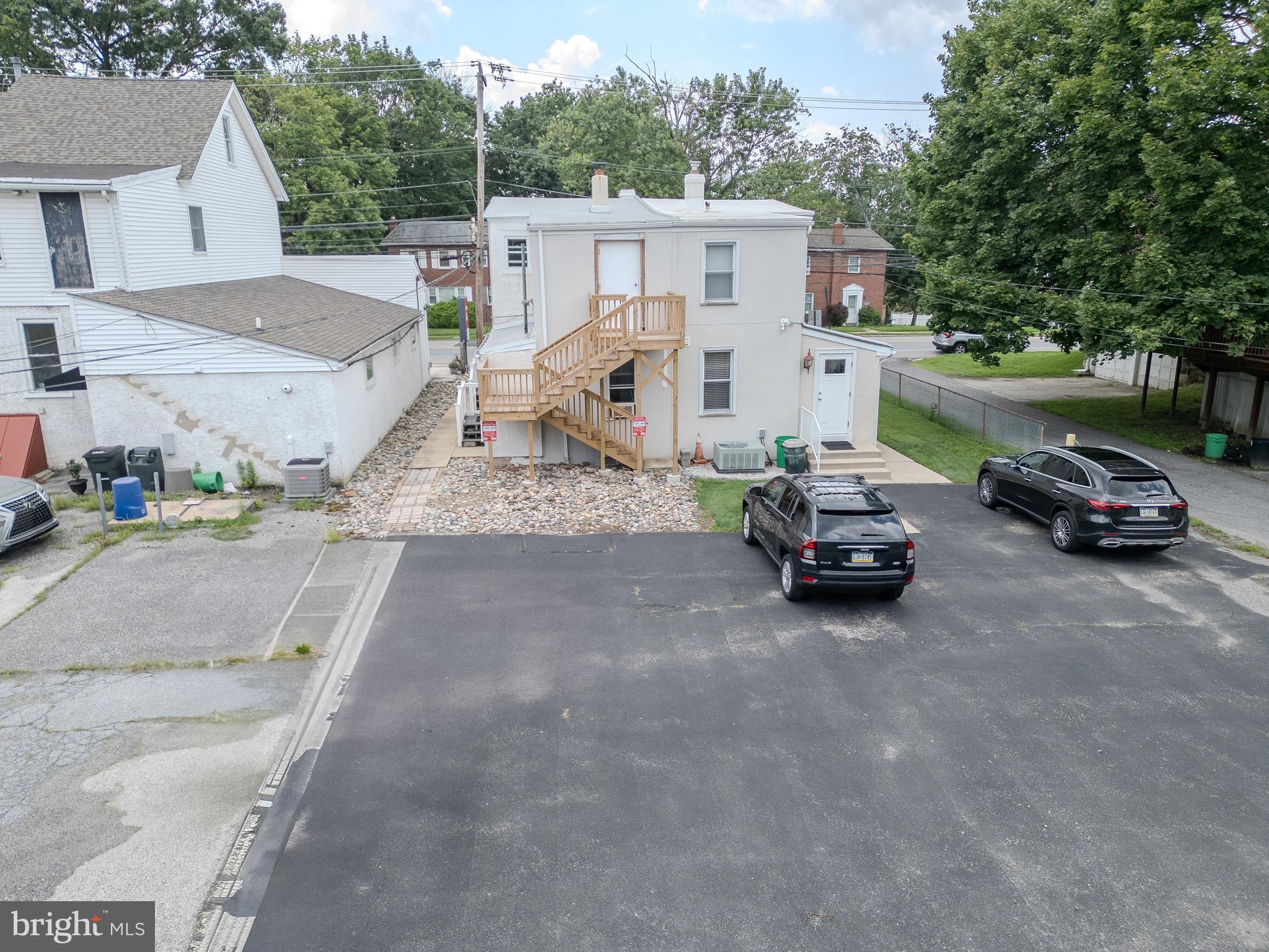851 N PROVIDENCE ROAD