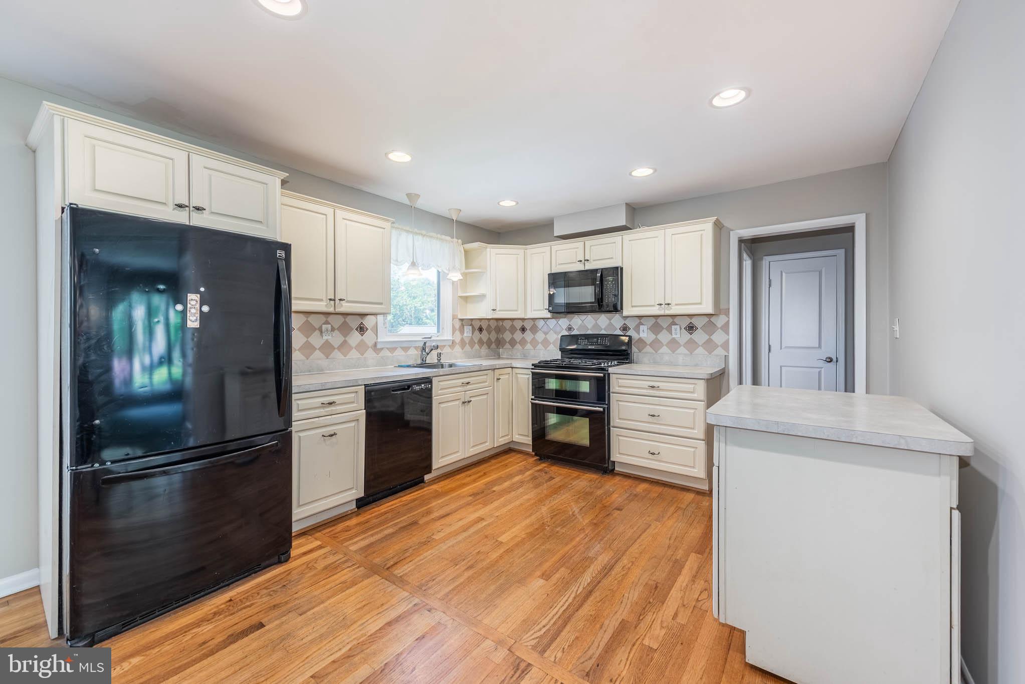 LINTHICUM HEIGHTS - Residential