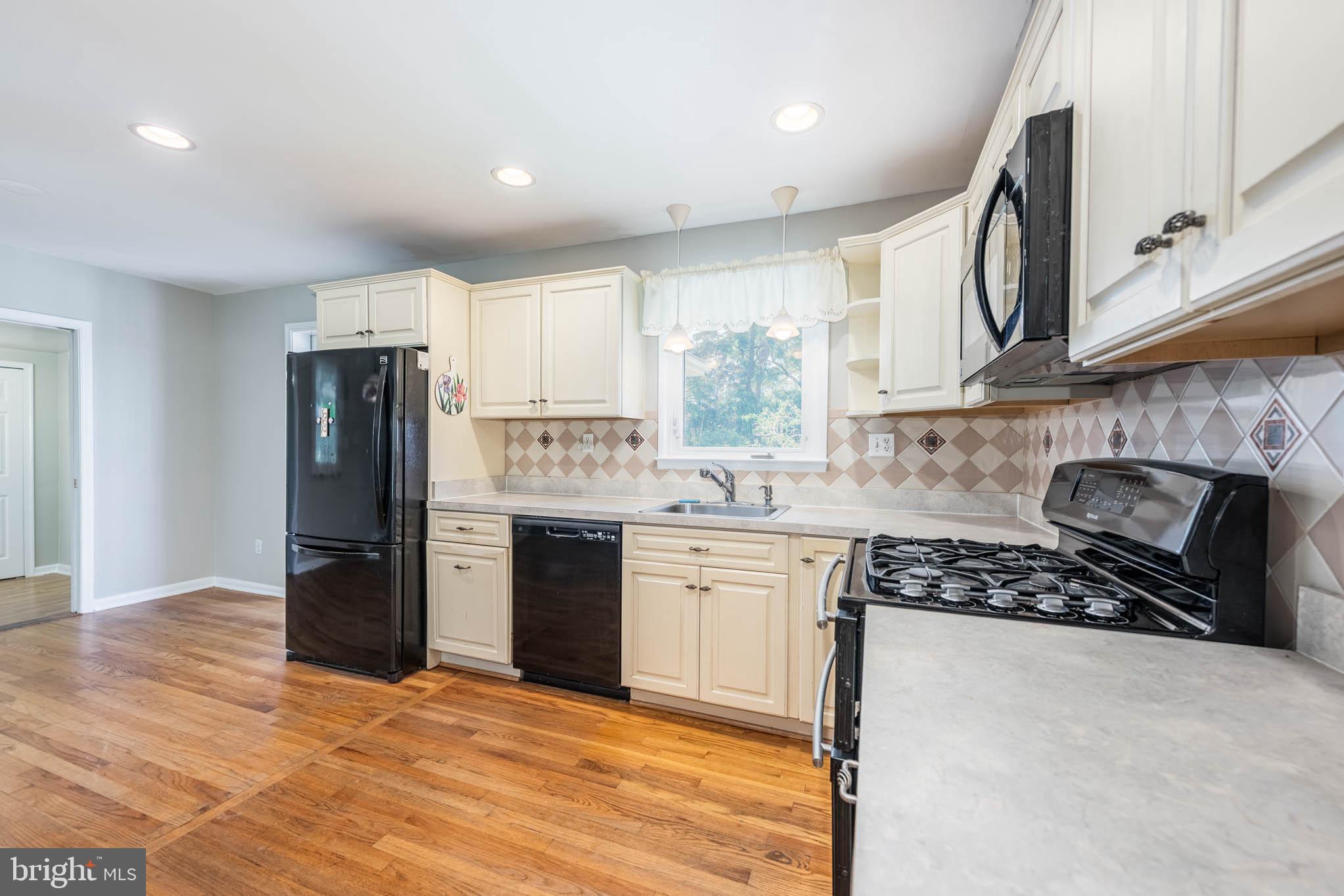LINTHICUM HEIGHTS - Residential