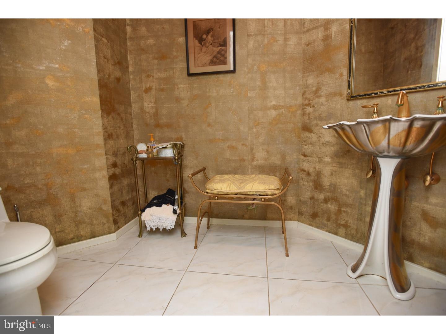 LONG LANE FARMS 3 - Residential