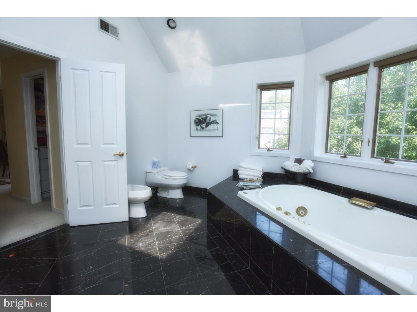 LONG LANE FARMS 3 - Residential