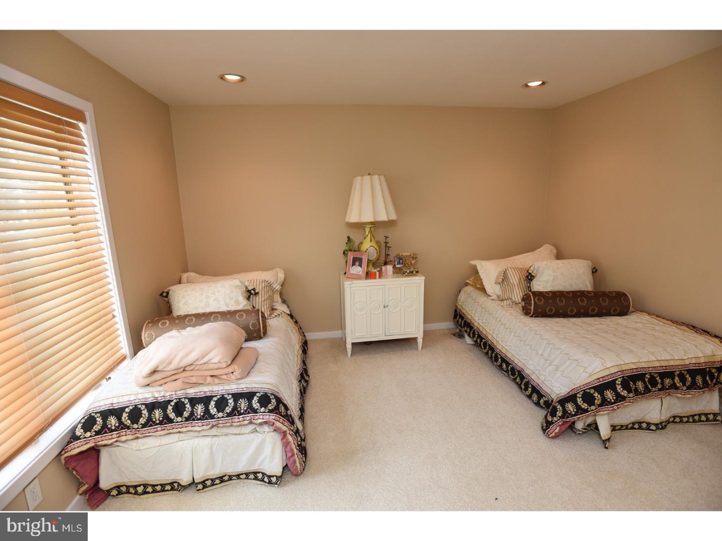 LONG LANE FARMS 3 - Residential