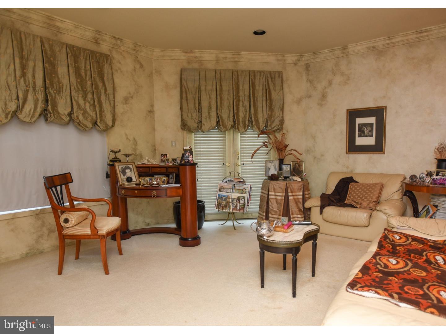 LONG LANE FARMS 3 - Residential