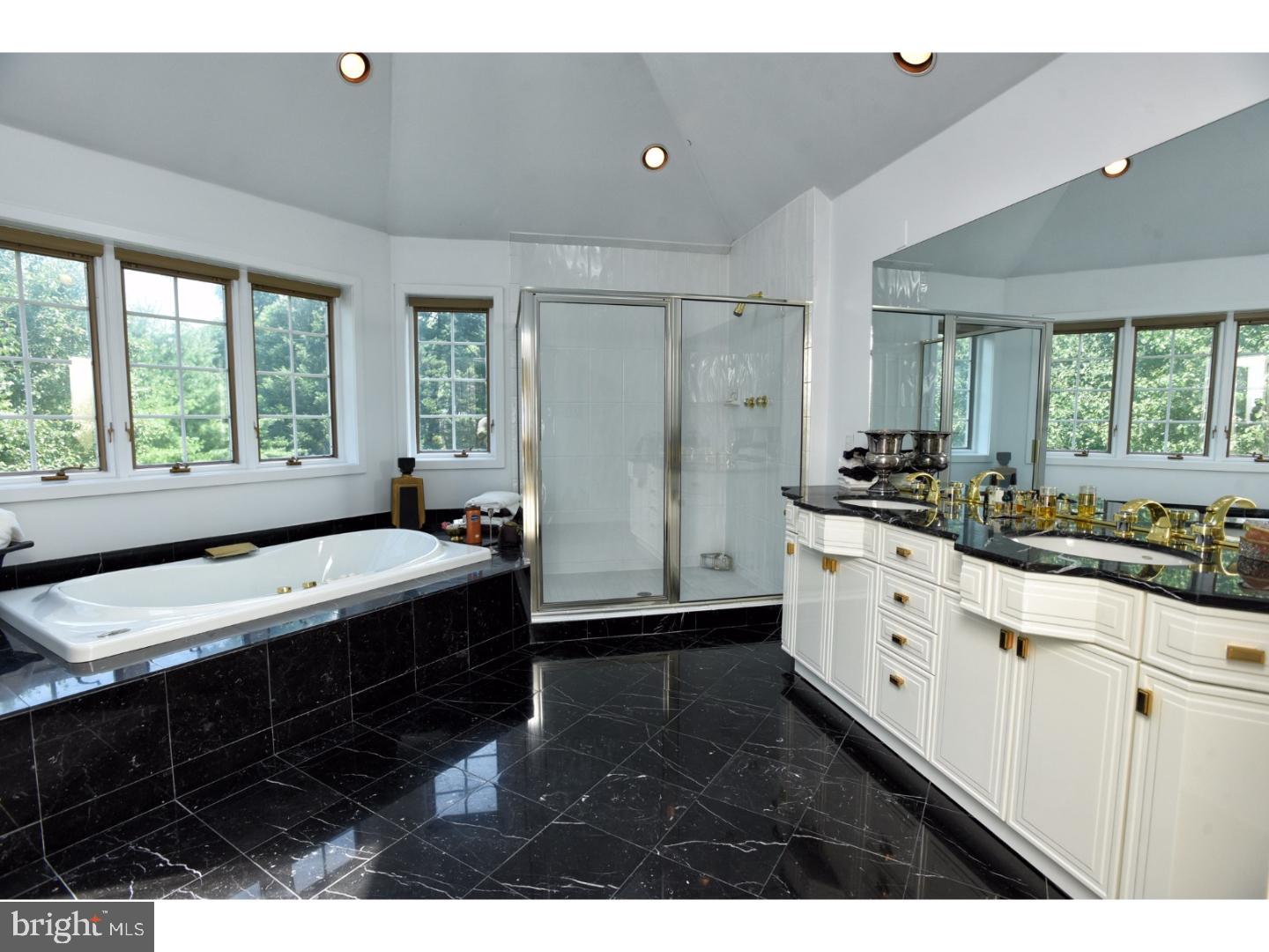 LONG LANE FARMS 3 - Residential