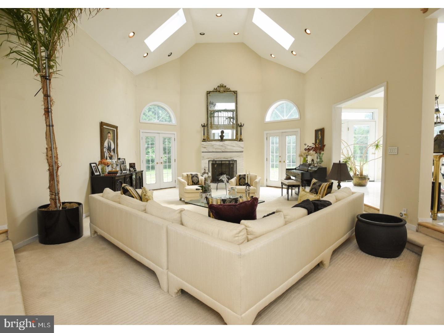 LONG LANE FARMS 3 - Residential