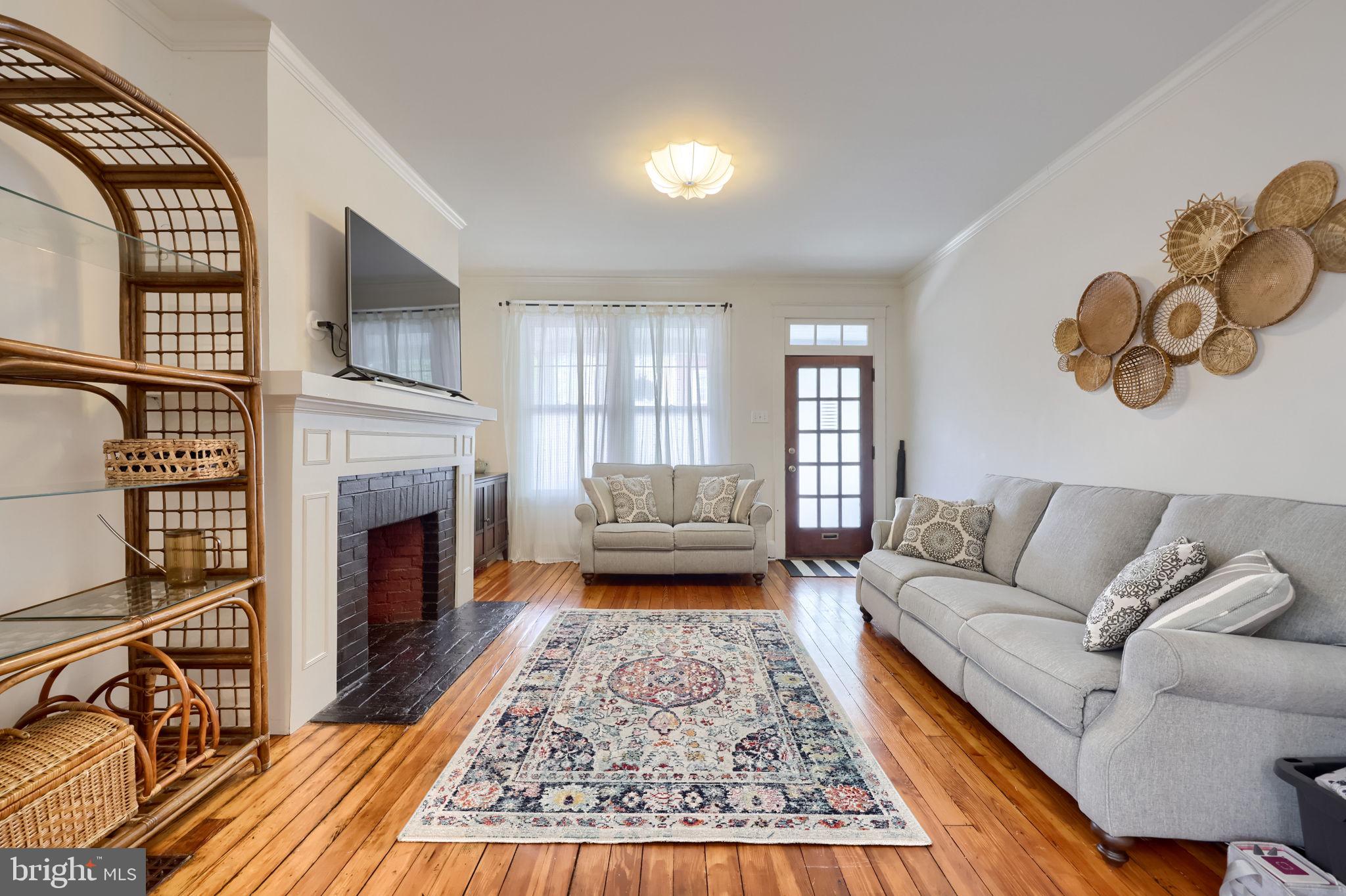 728 WALNUT STREET