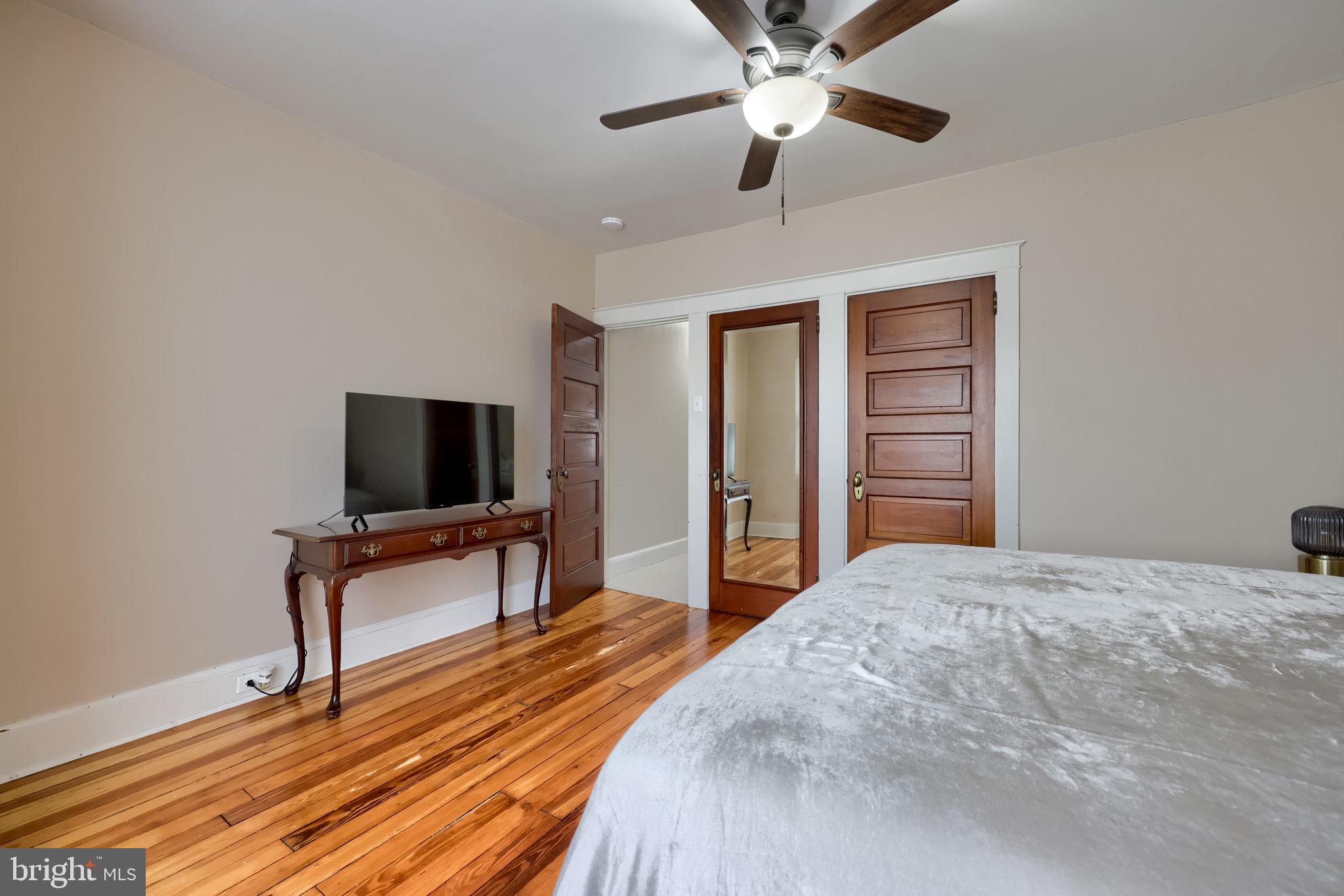 728 WALNUT STREET