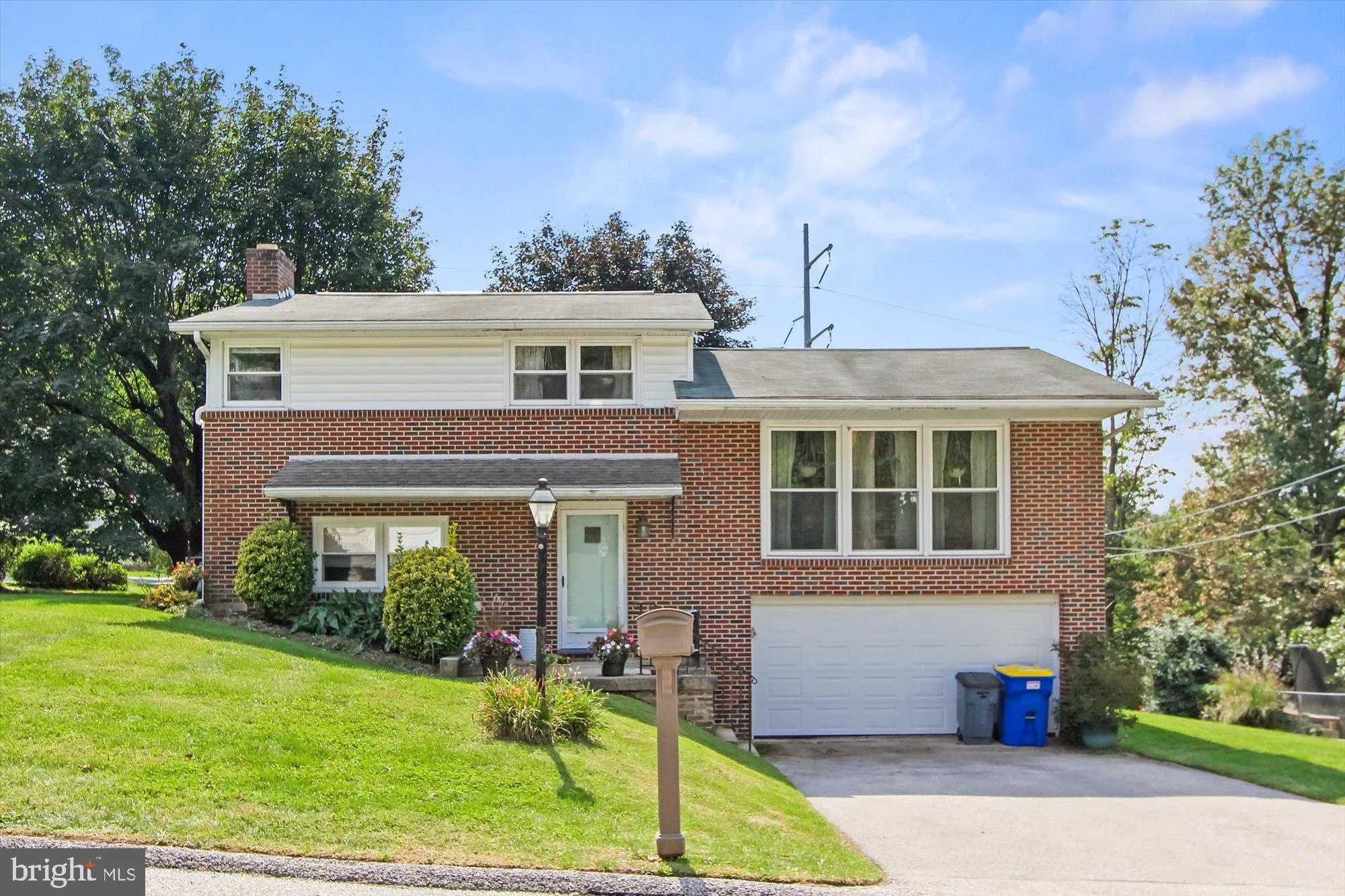 1790 Verdan Dr S, York, PA 17403