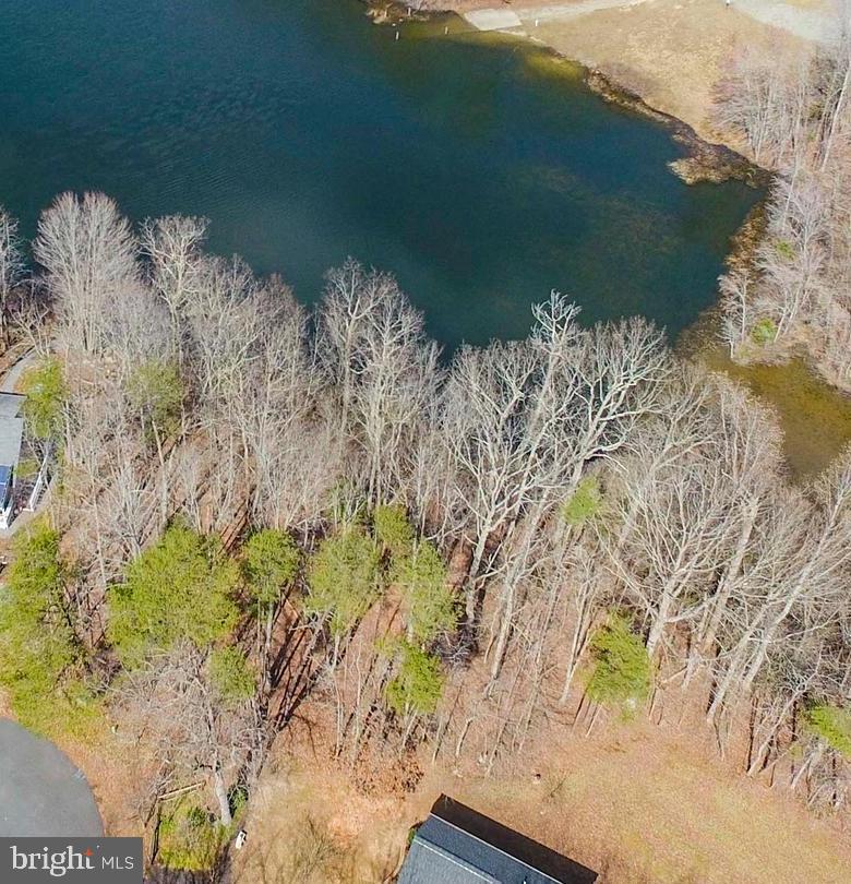 LAKE WILDERNESS - Land