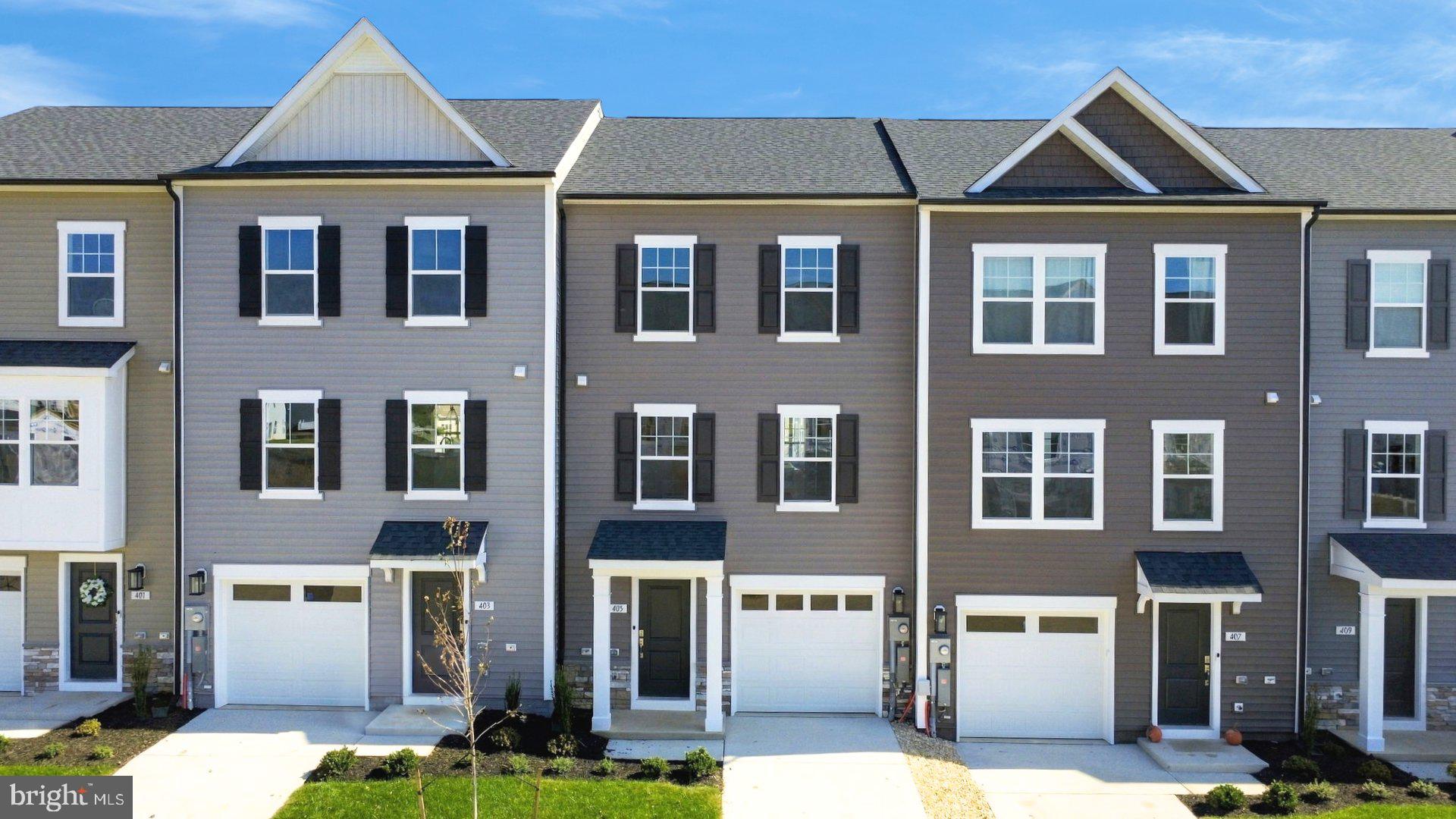405 FONTANA CIRCLE