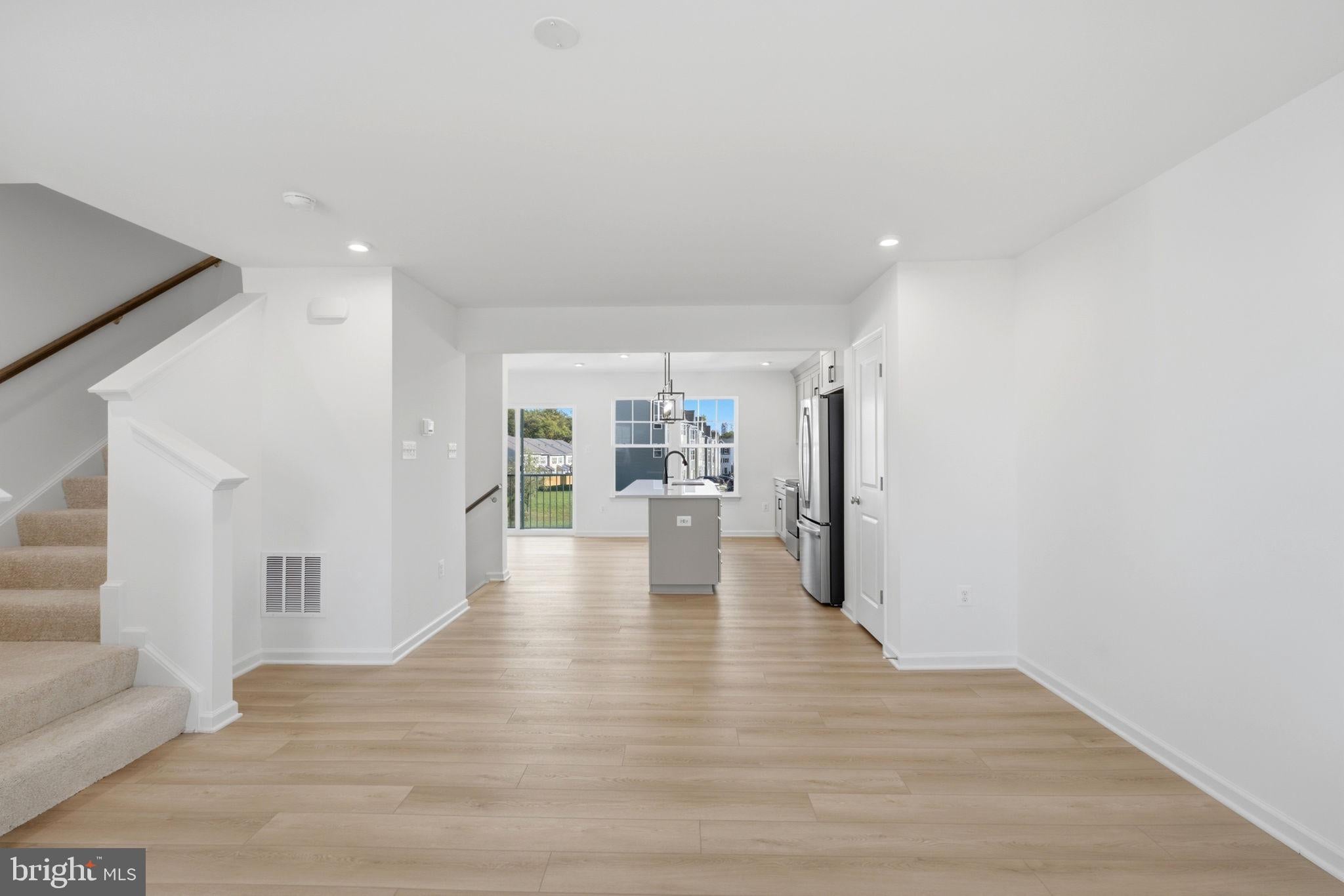 405 FONTANA CIRCLE