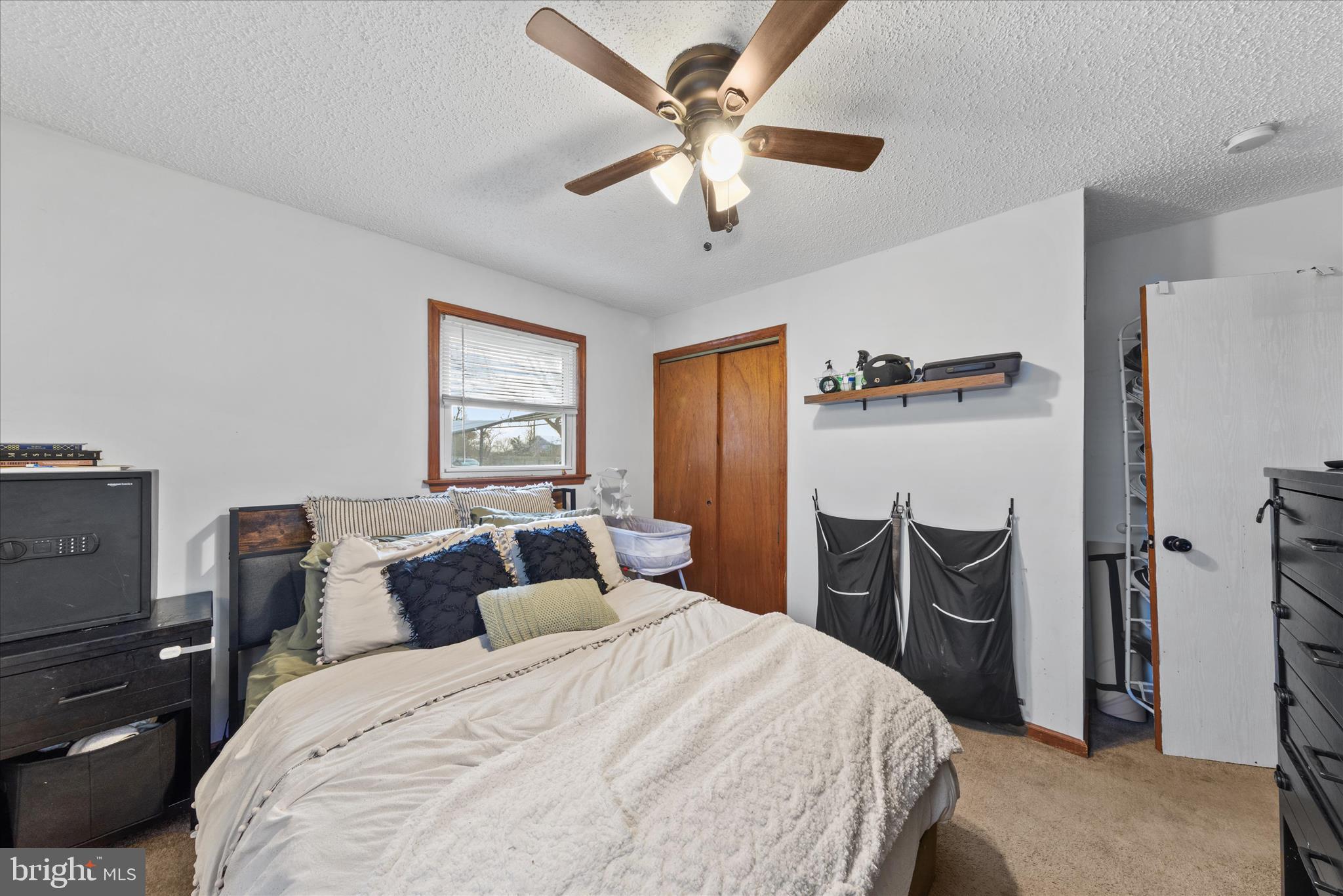 WOODSIDE MANOR - Residential