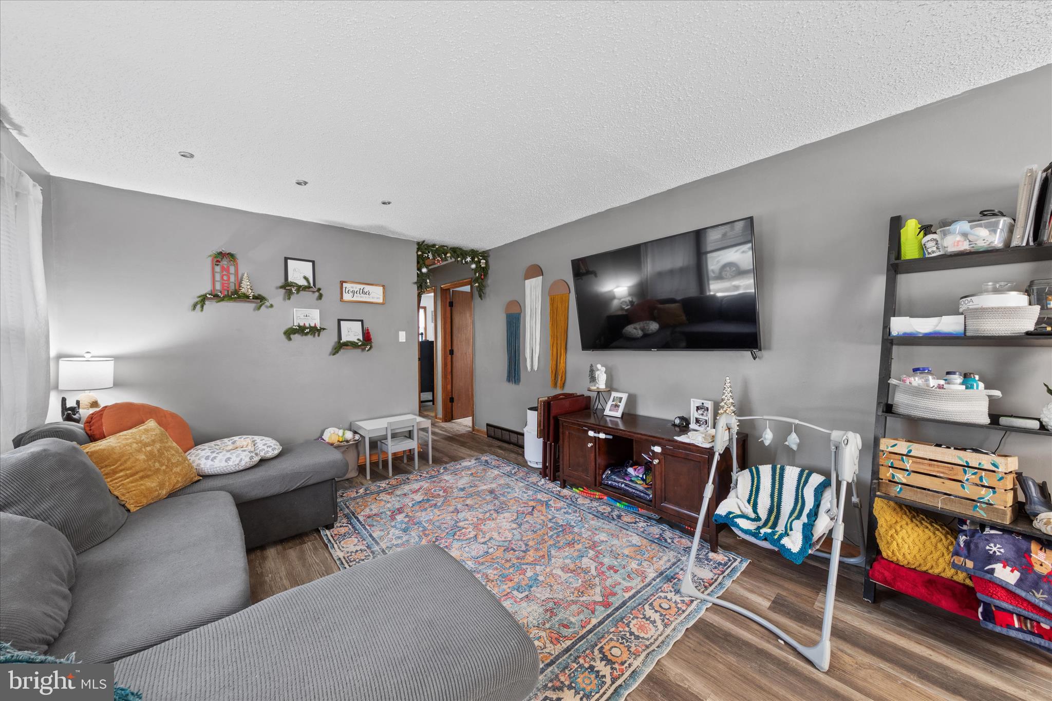 WOODSIDE MANOR - Residential