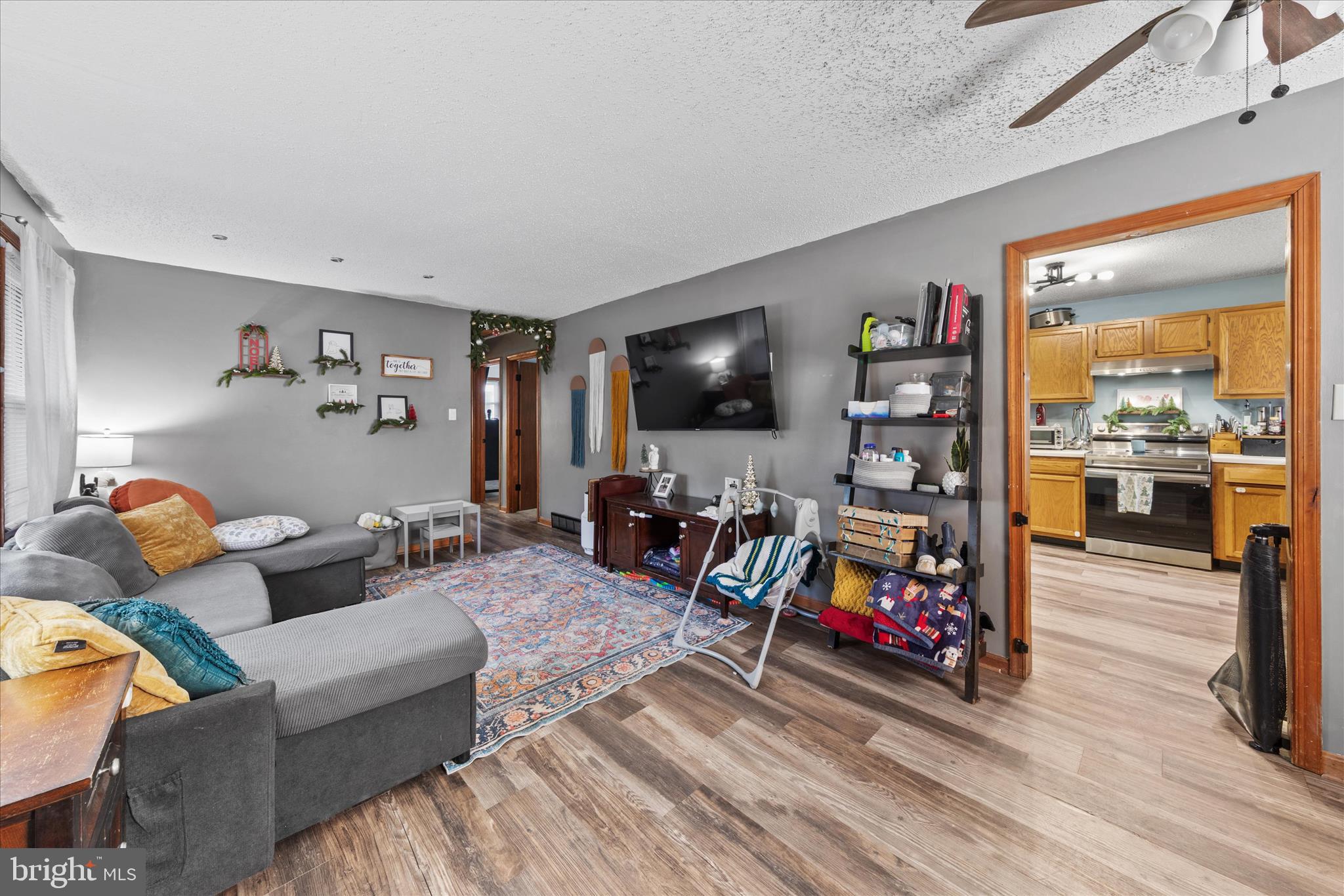 WOODSIDE MANOR - Residential