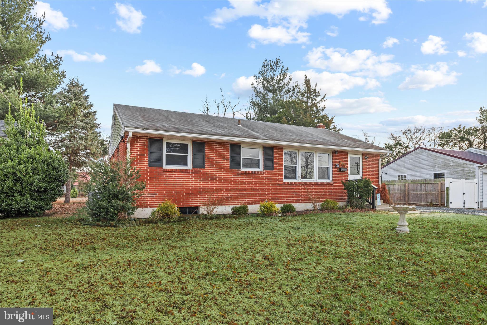 WOODSIDE MANOR - Residential