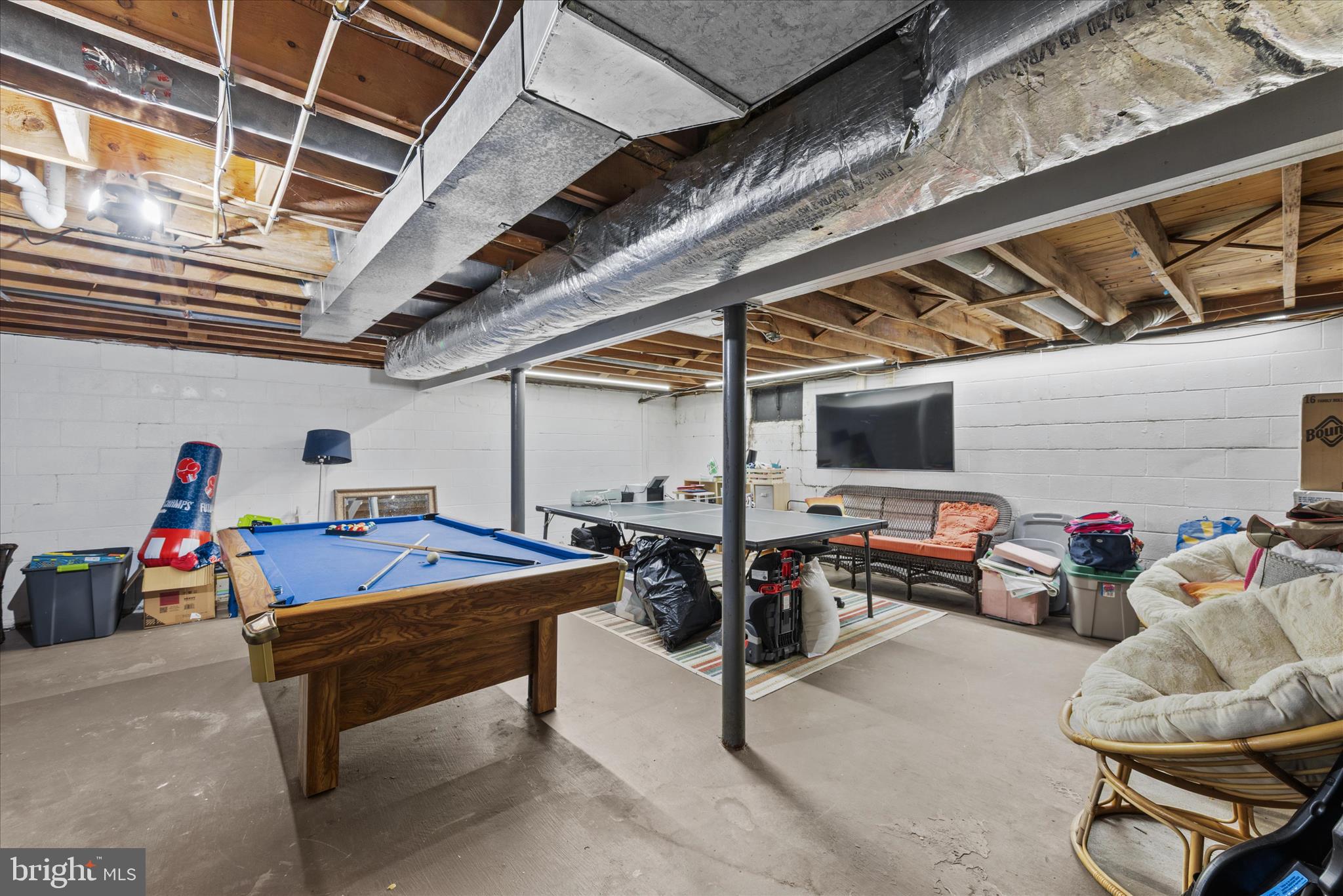 WOODSIDE MANOR - Residential