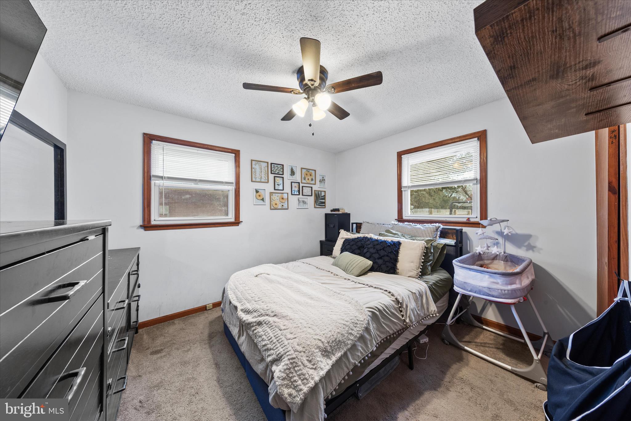 WOODSIDE MANOR - Residential