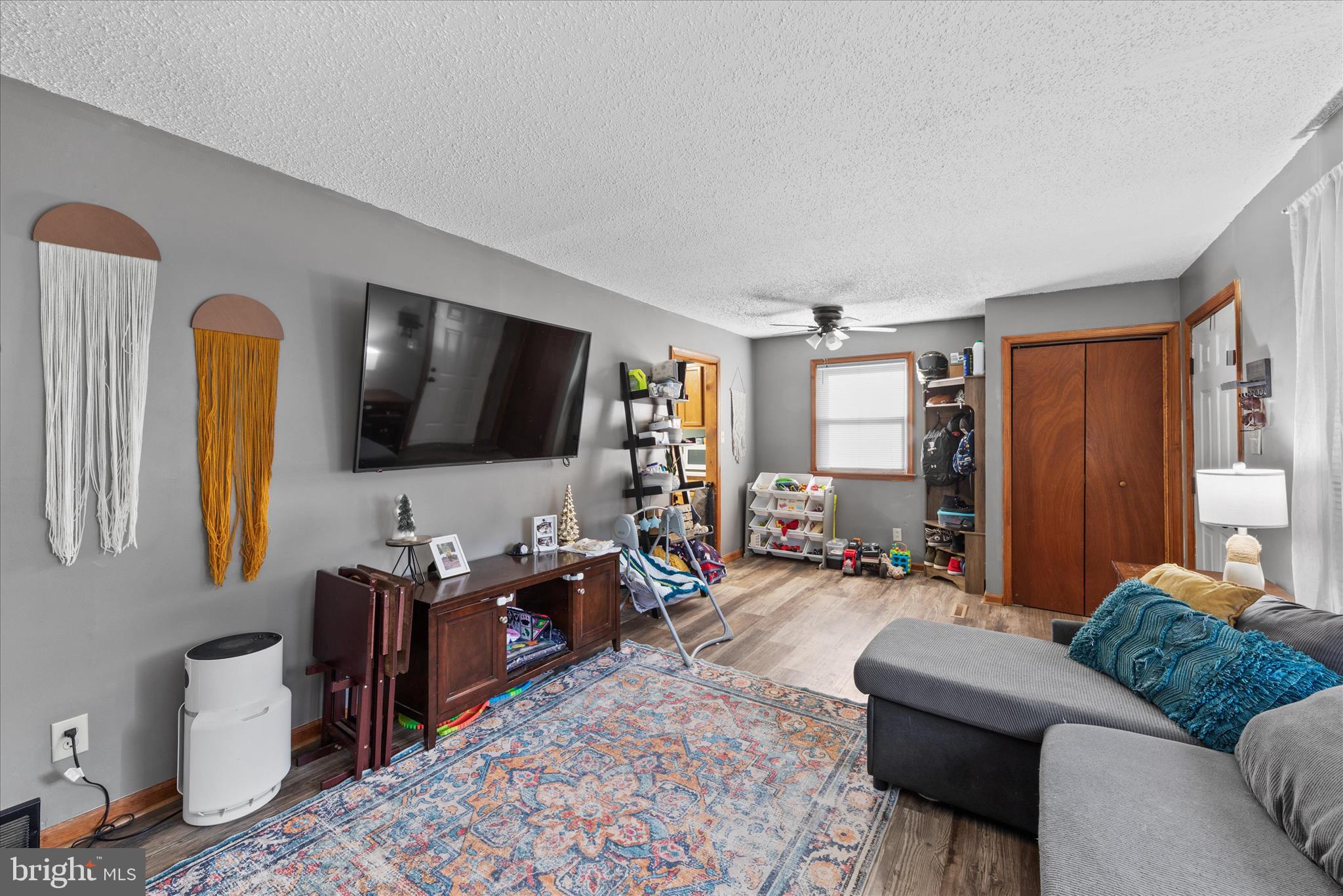 WOODSIDE MANOR - Residential