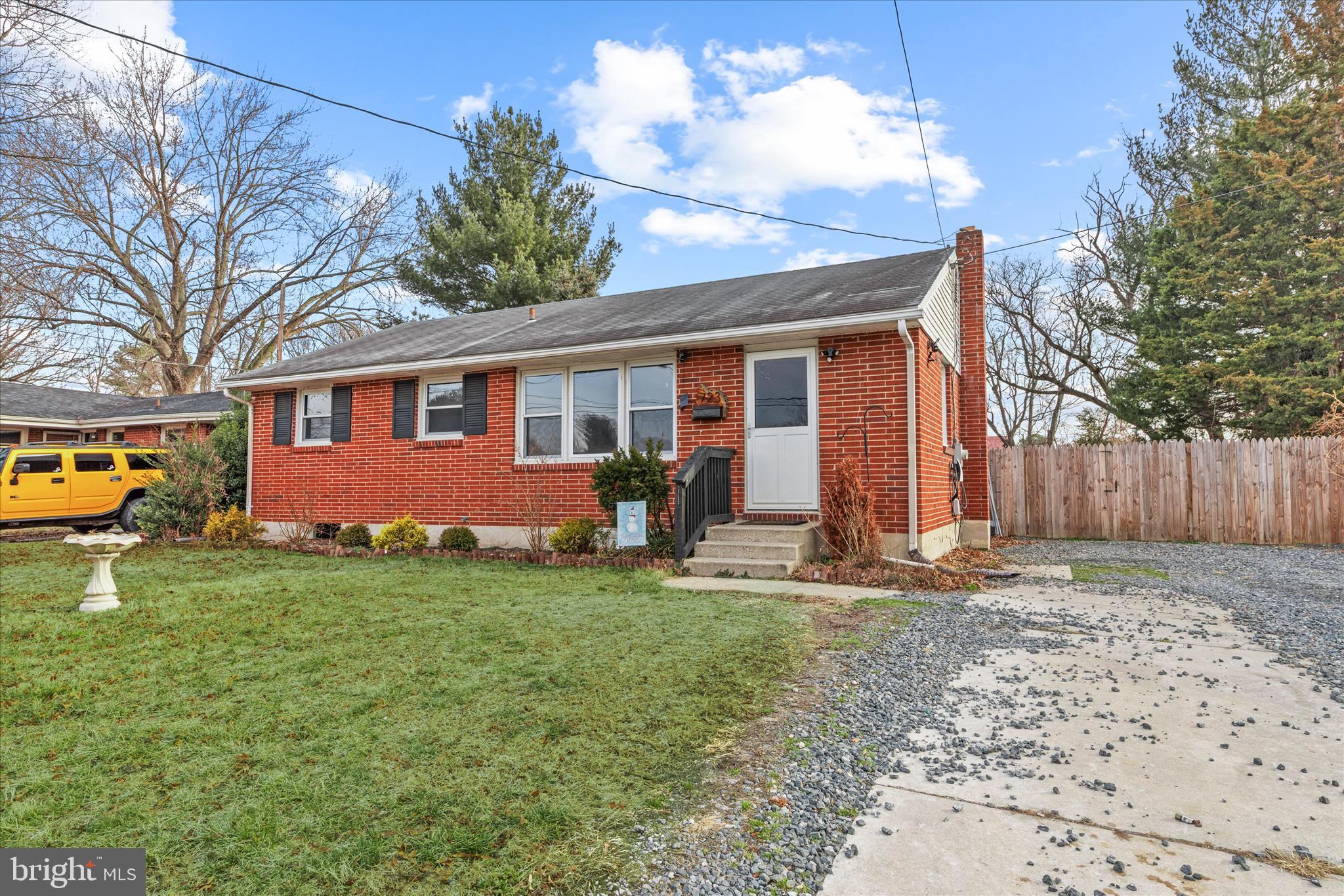 WOODSIDE MANOR - Residential