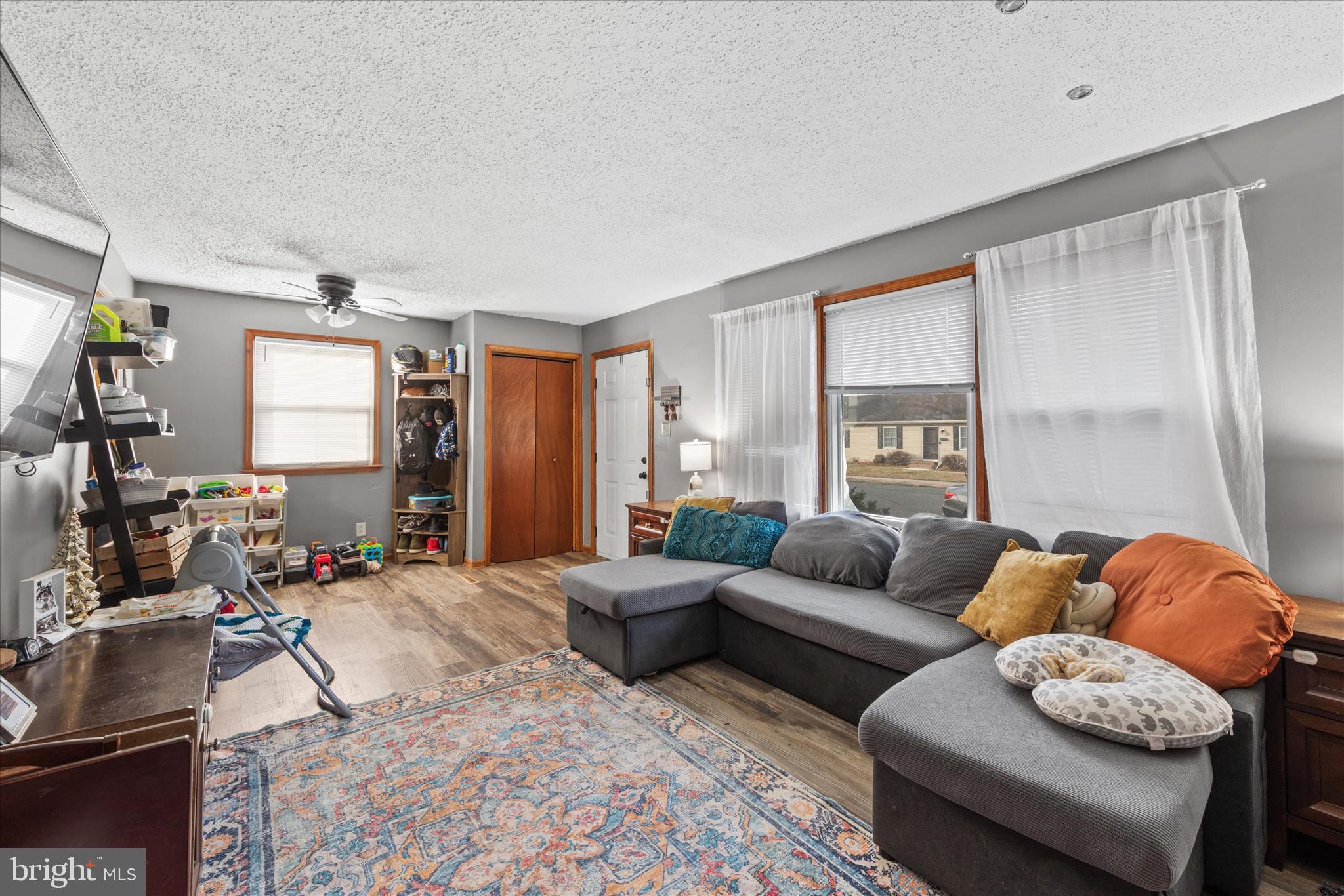 WOODSIDE MANOR - Residential