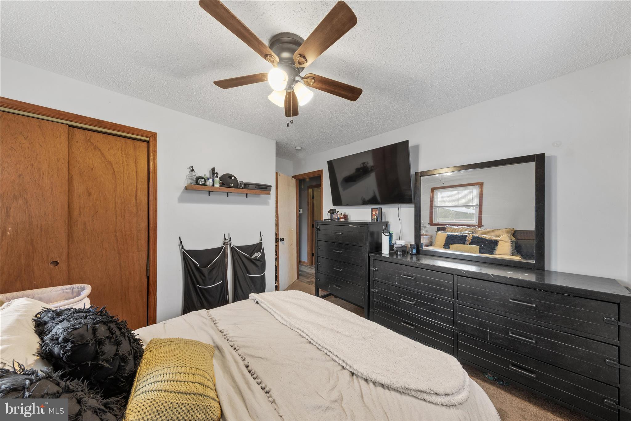 WOODSIDE MANOR - Residential