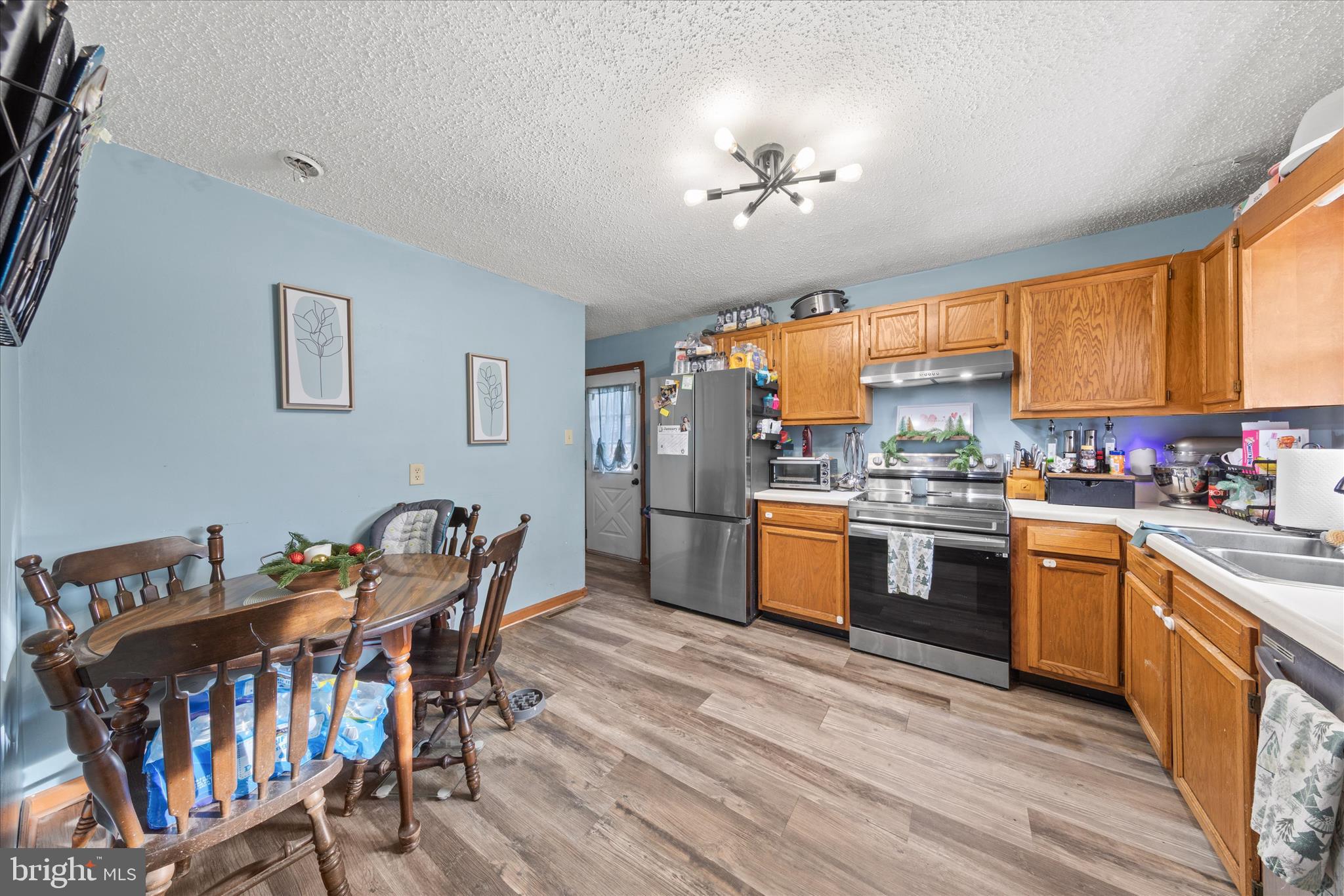 WOODSIDE MANOR - Residential