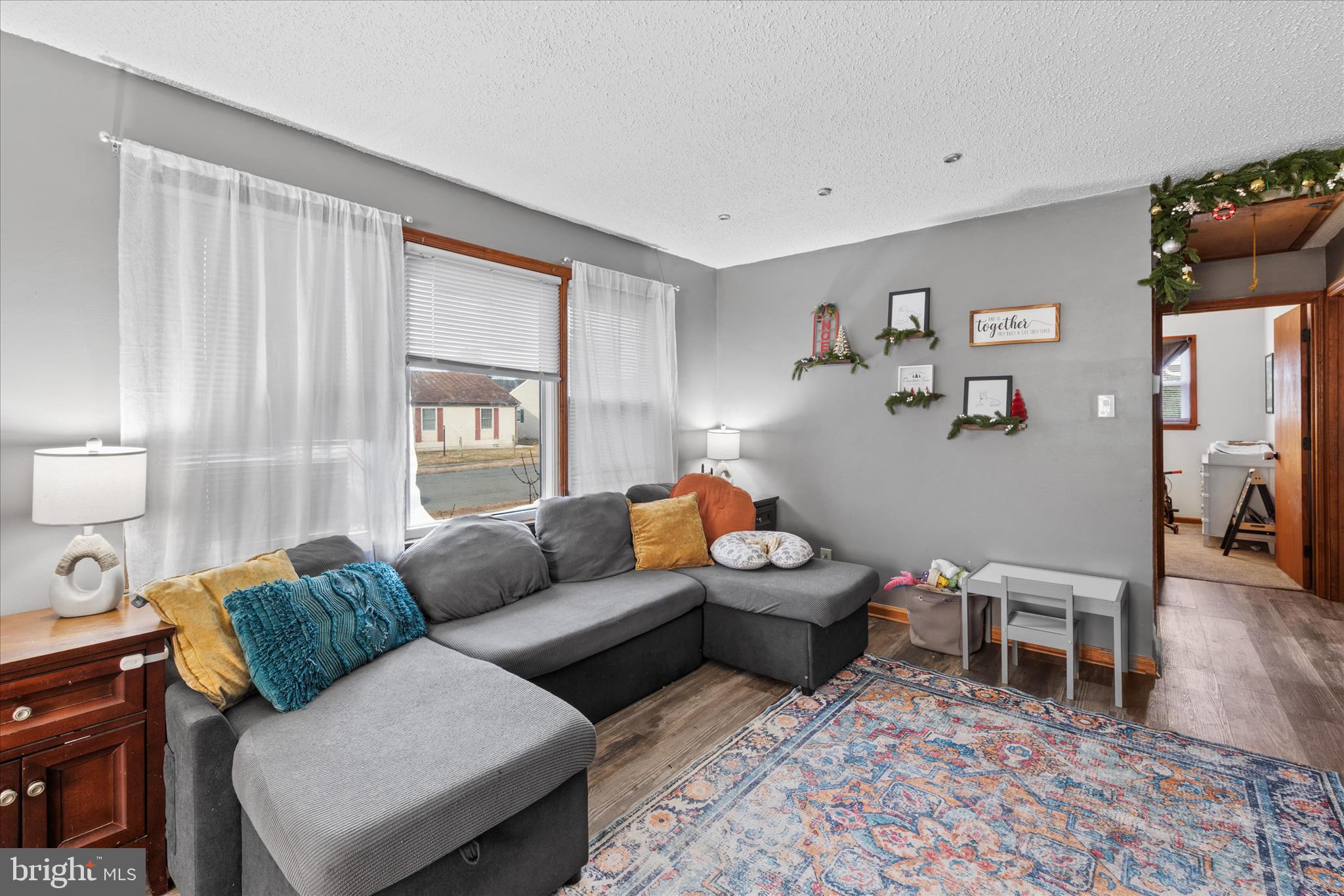 WOODSIDE MANOR - Residential