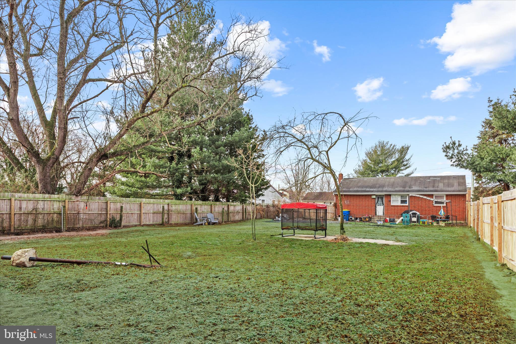 WOODSIDE MANOR - Residential