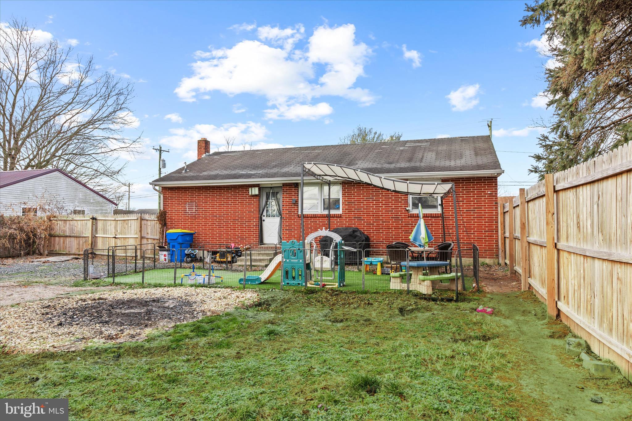 WOODSIDE MANOR - Residential