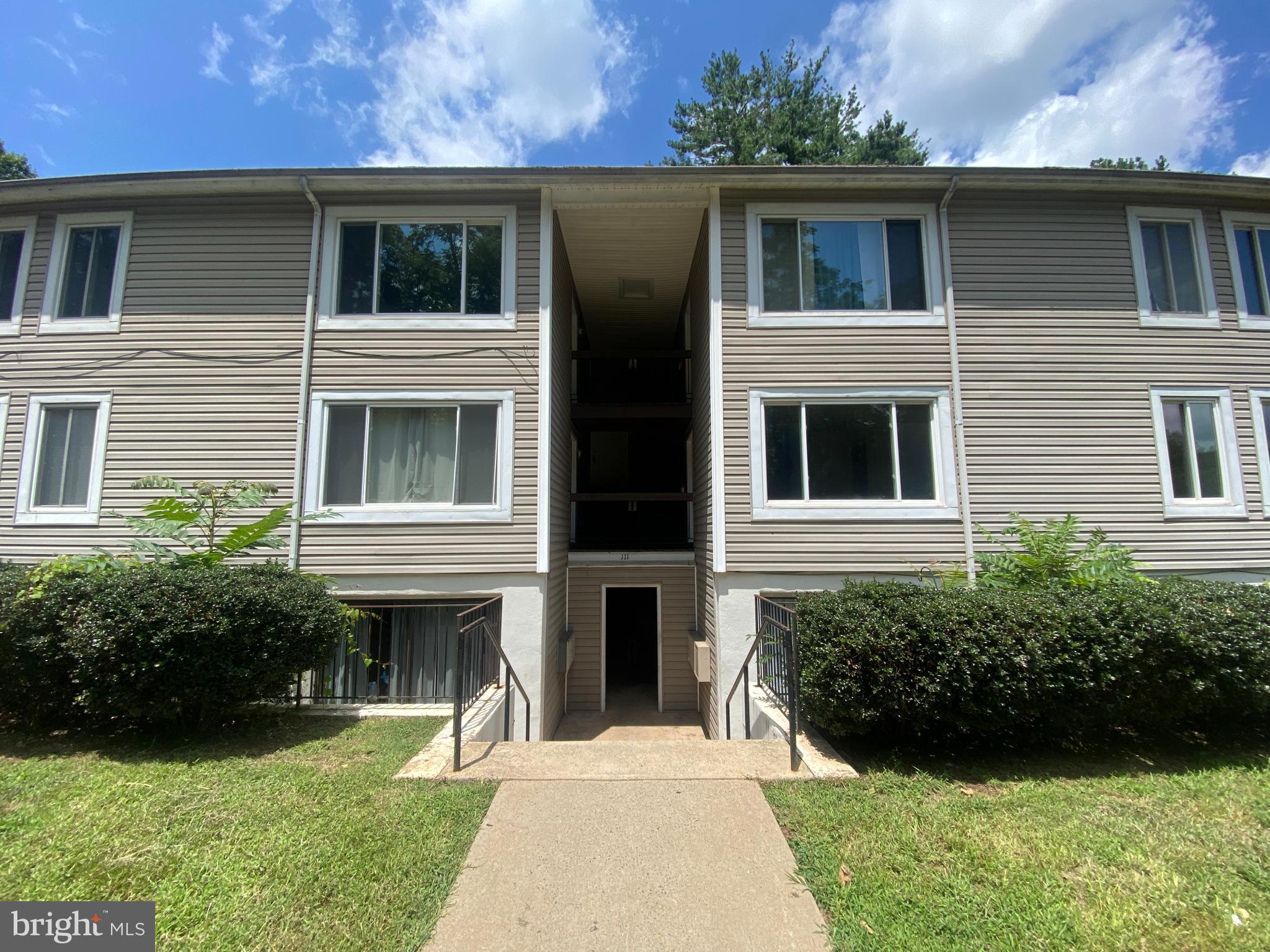 BERRY STREET CONDOMINIUMS - Residential Lease