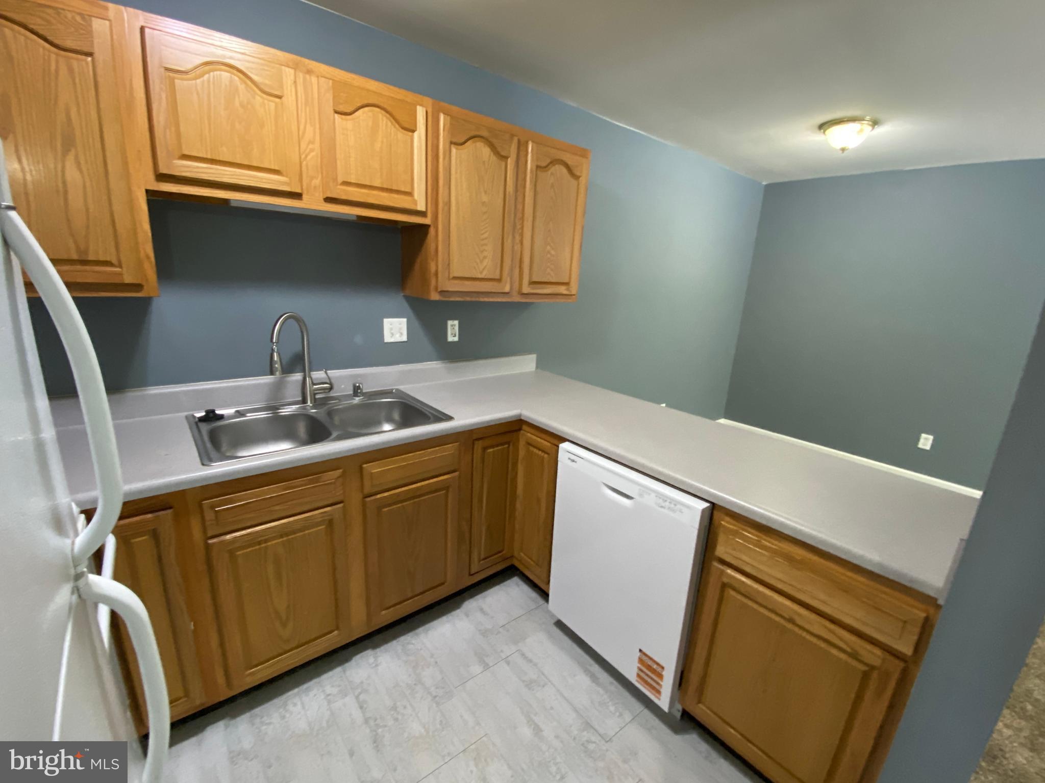 BERRY STREET CONDOMINIUMS - Residential Lease