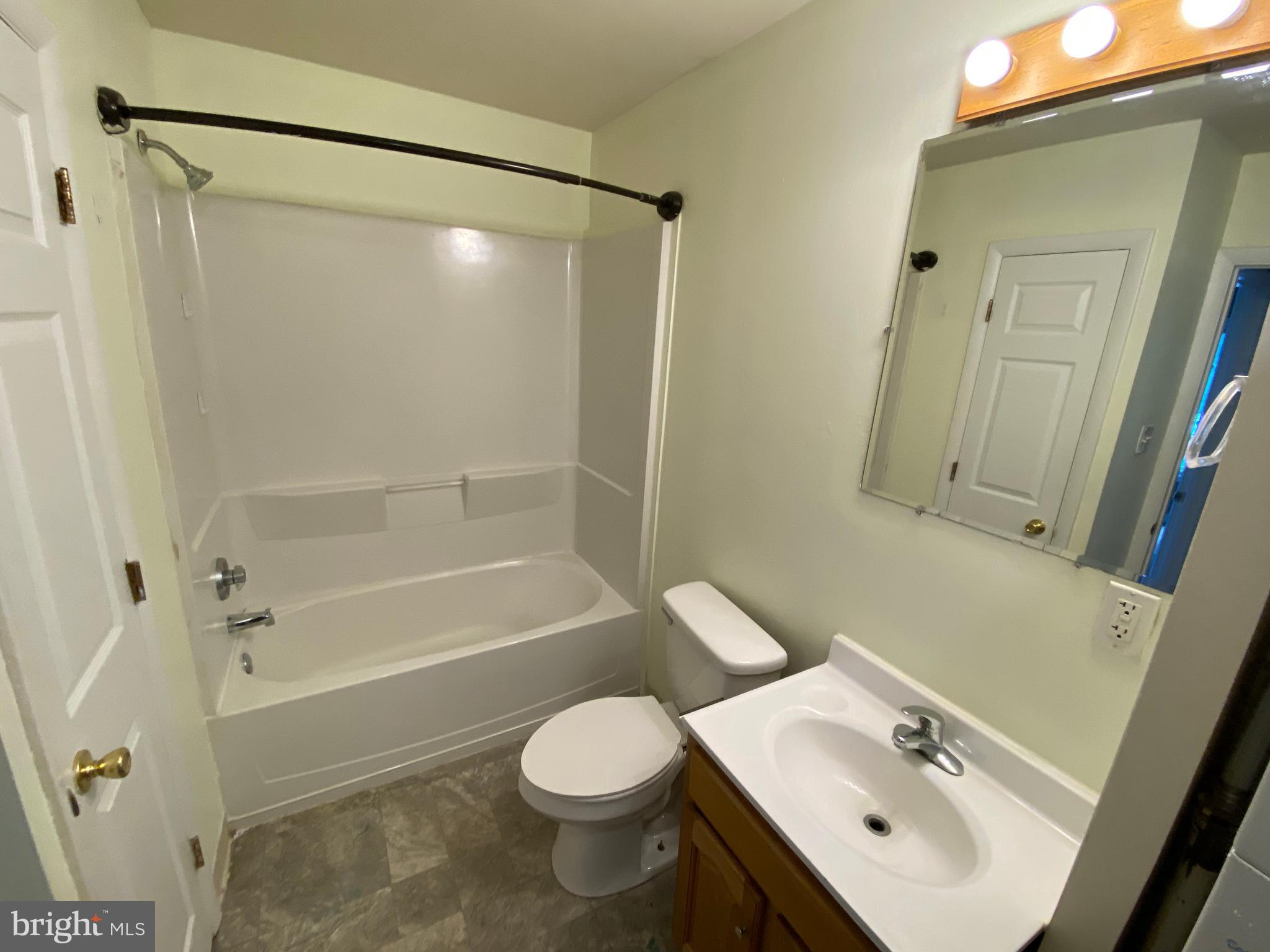 BERRY STREET CONDOMINIUMS - Residential Lease