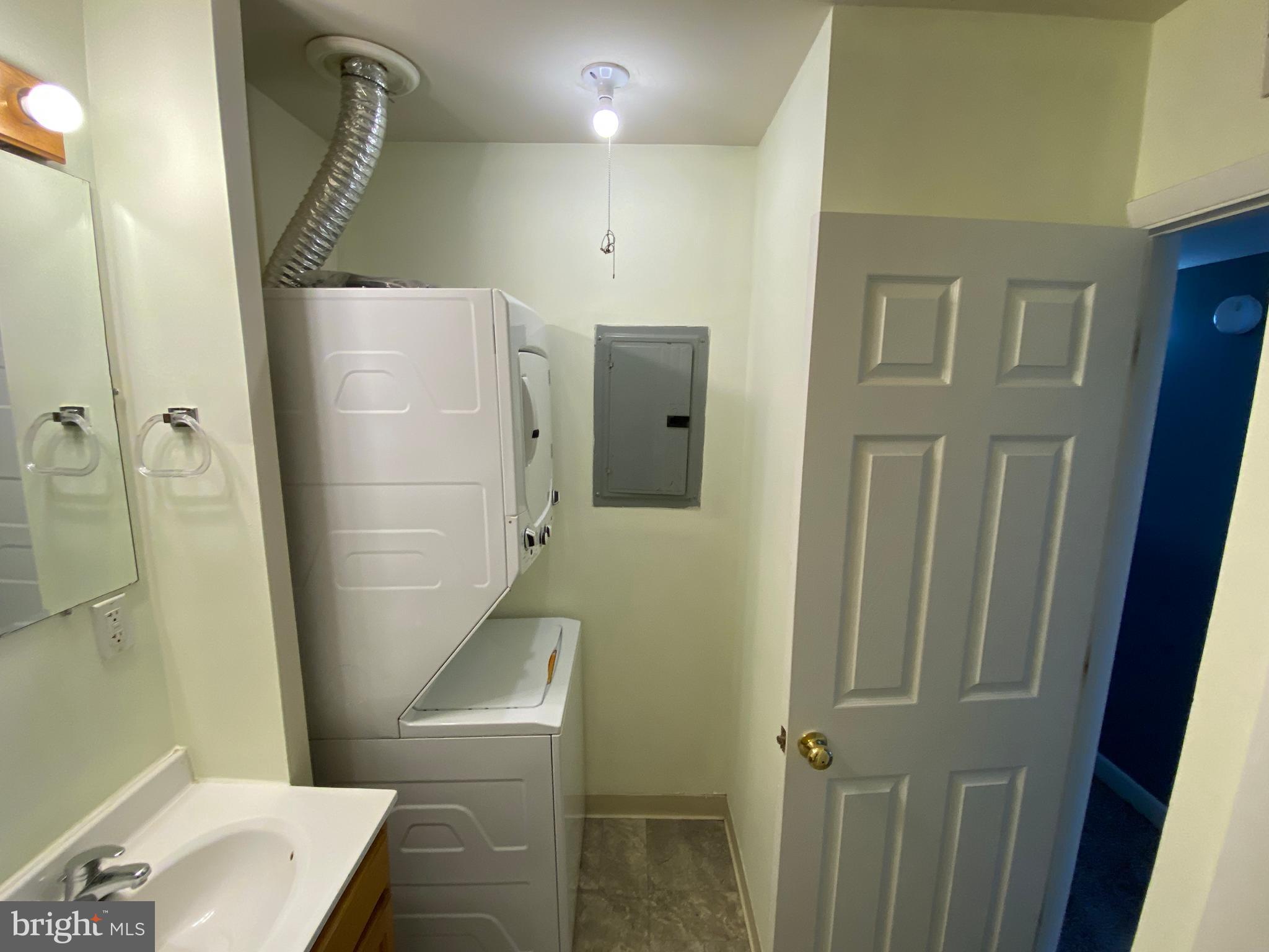 BERRY STREET CONDOMINIUMS - Residential Lease