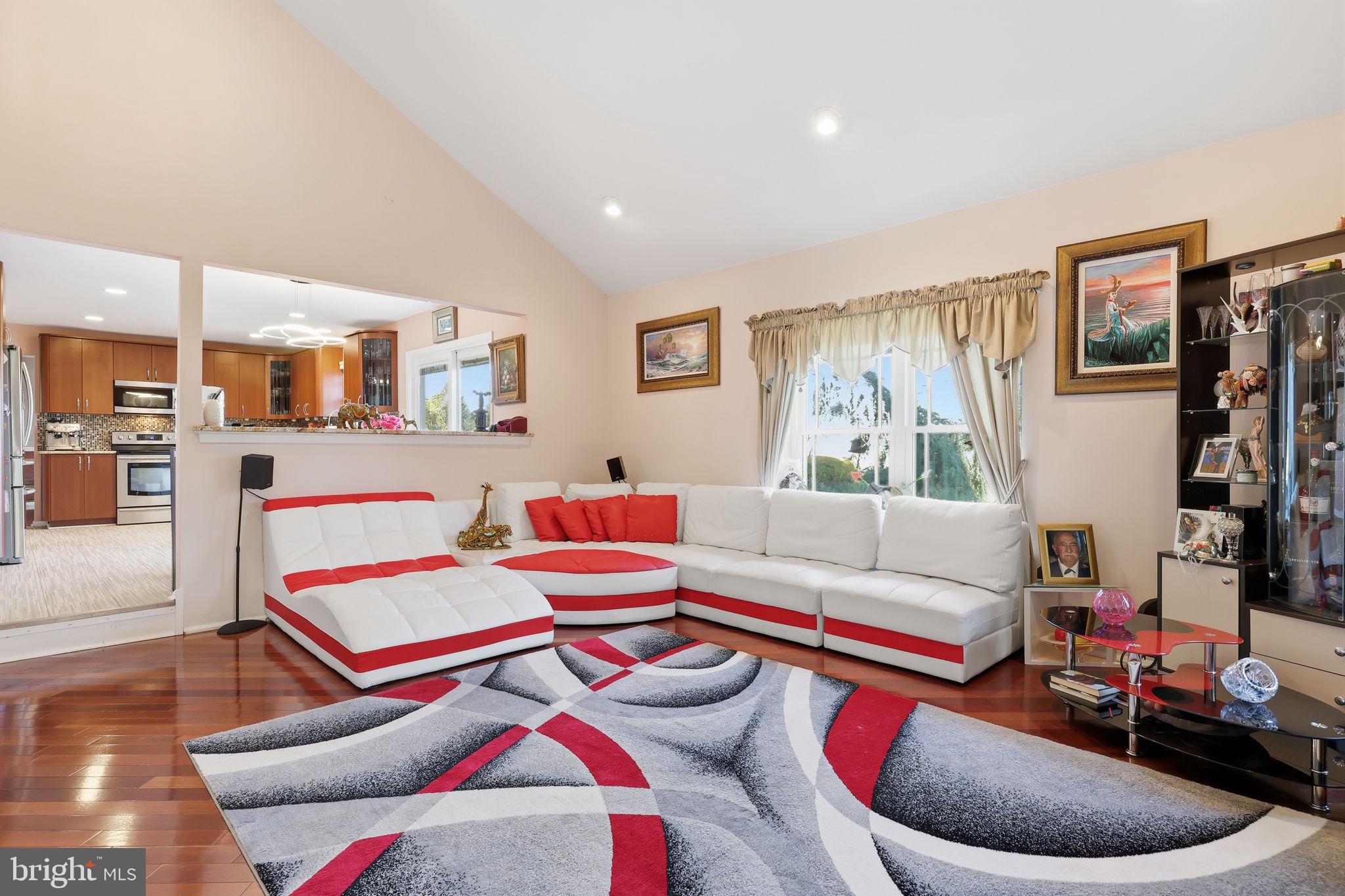 MEADOW GLEN - Residential