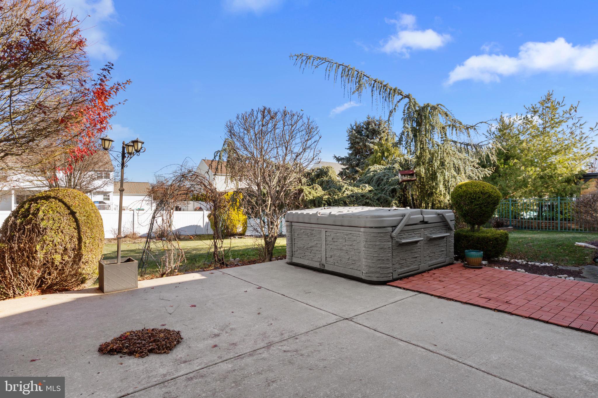 MEADOW GLEN - Residential