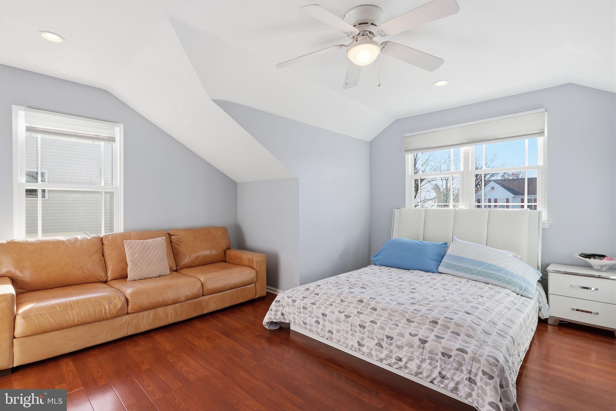 MEADOW GLEN - Residential