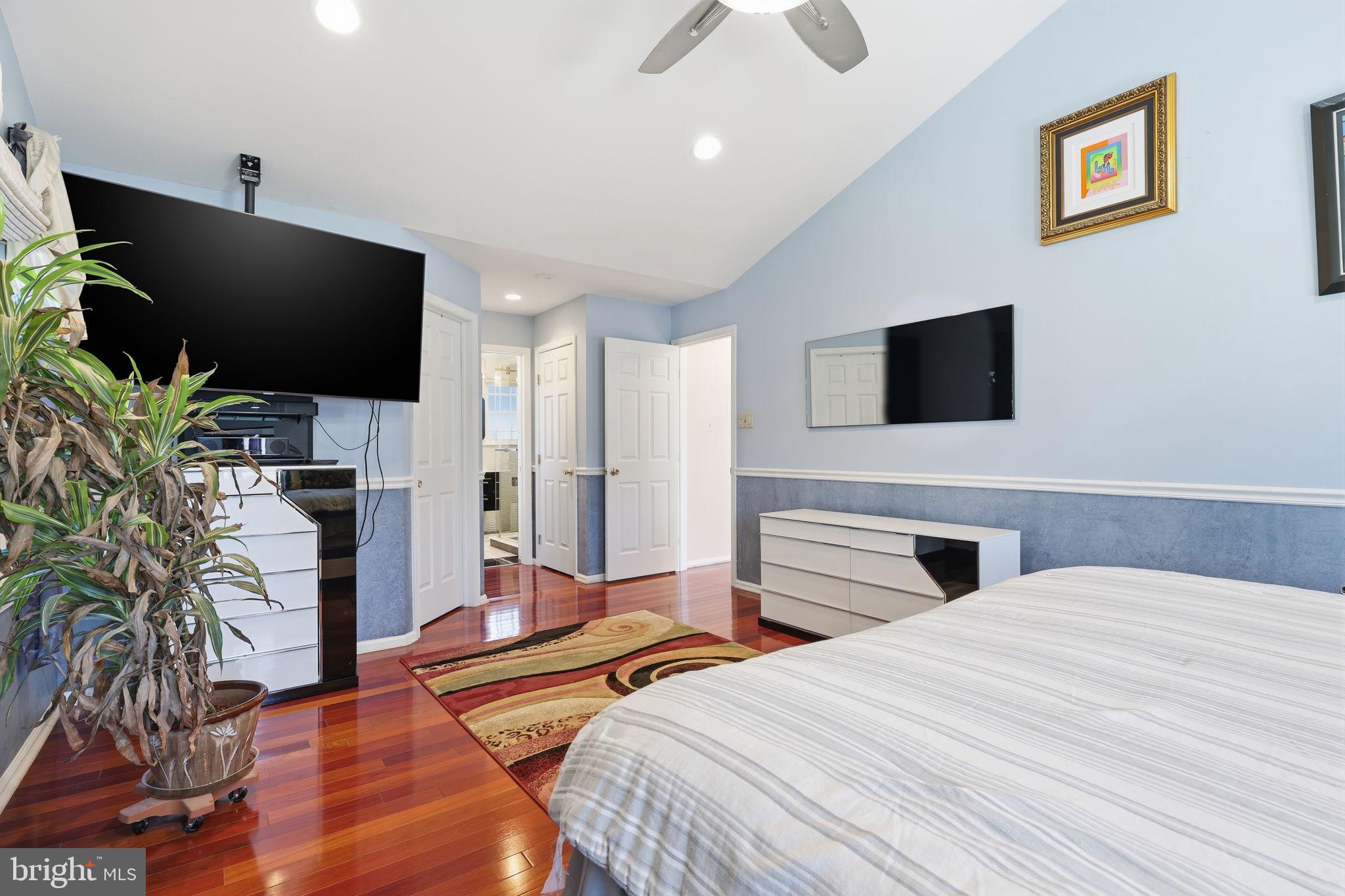 MEADOW GLEN - Residential