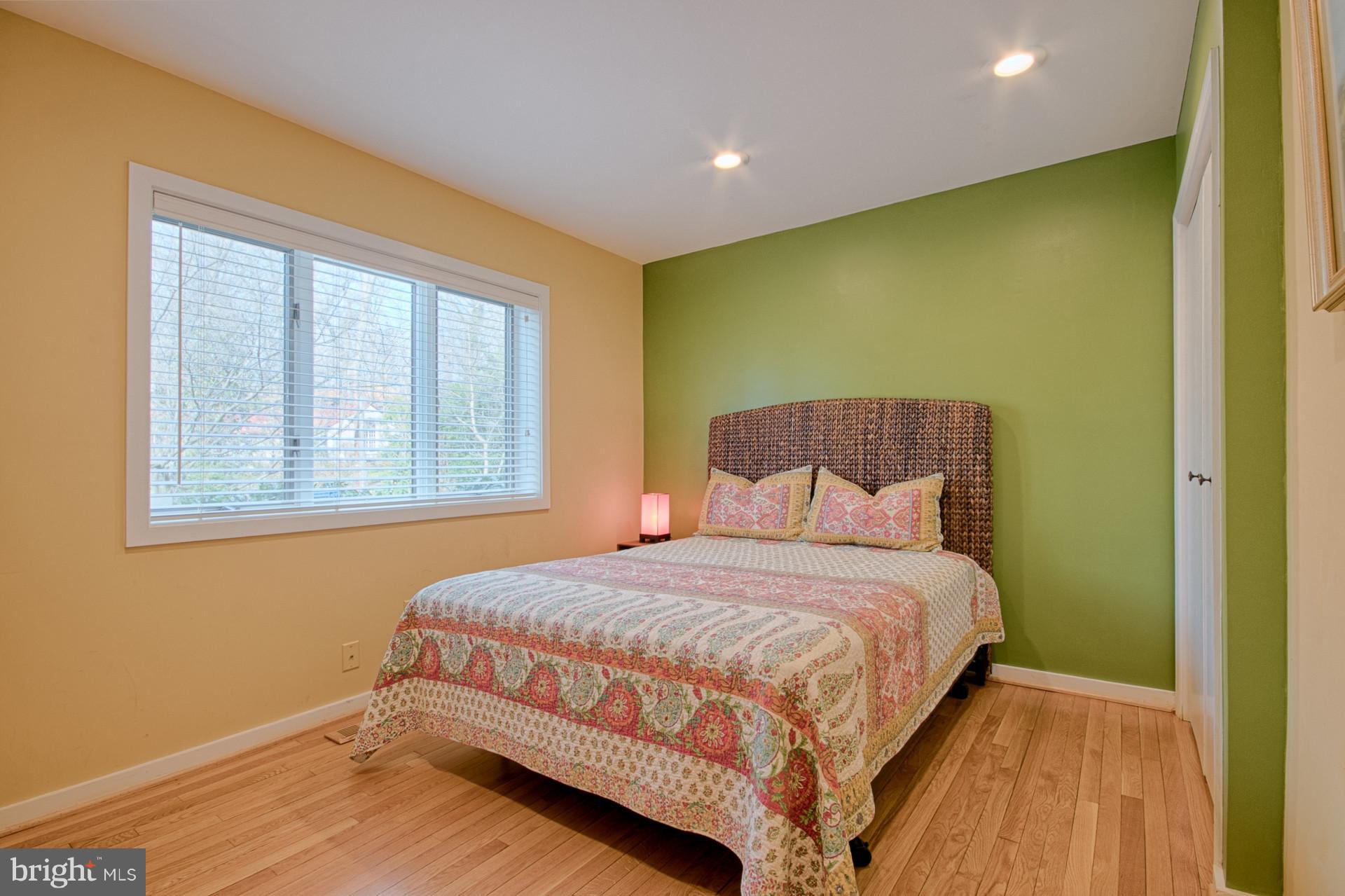 BRADLEY HILLS GROVE - Residential