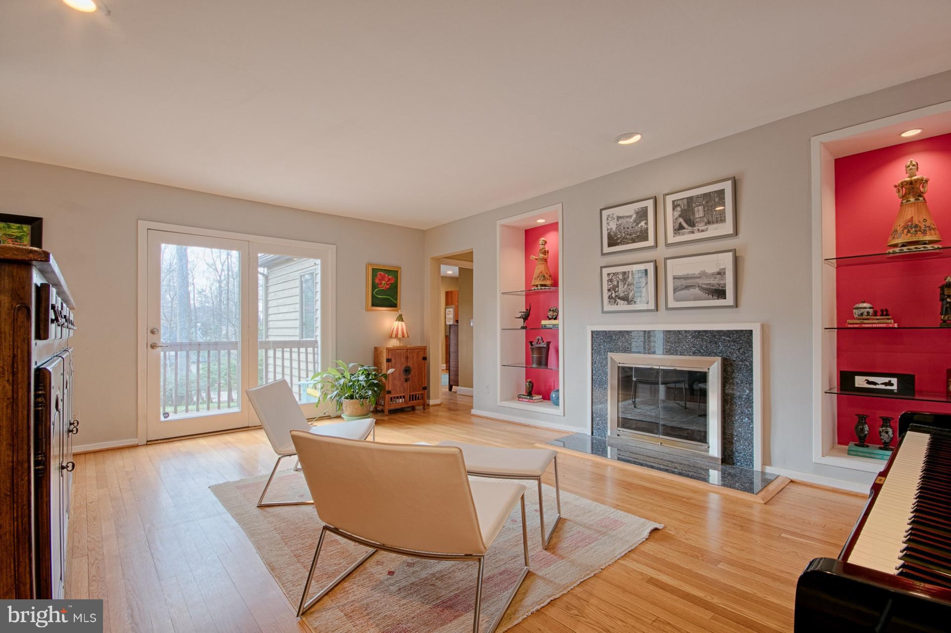 BRADLEY HILLS GROVE - Residential